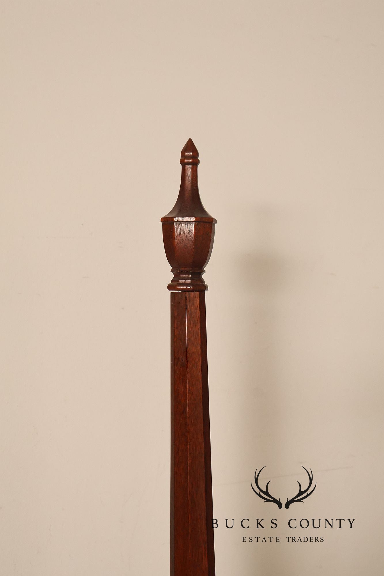 Henkel Harris Mahogany King Pencil Point Poster Bed