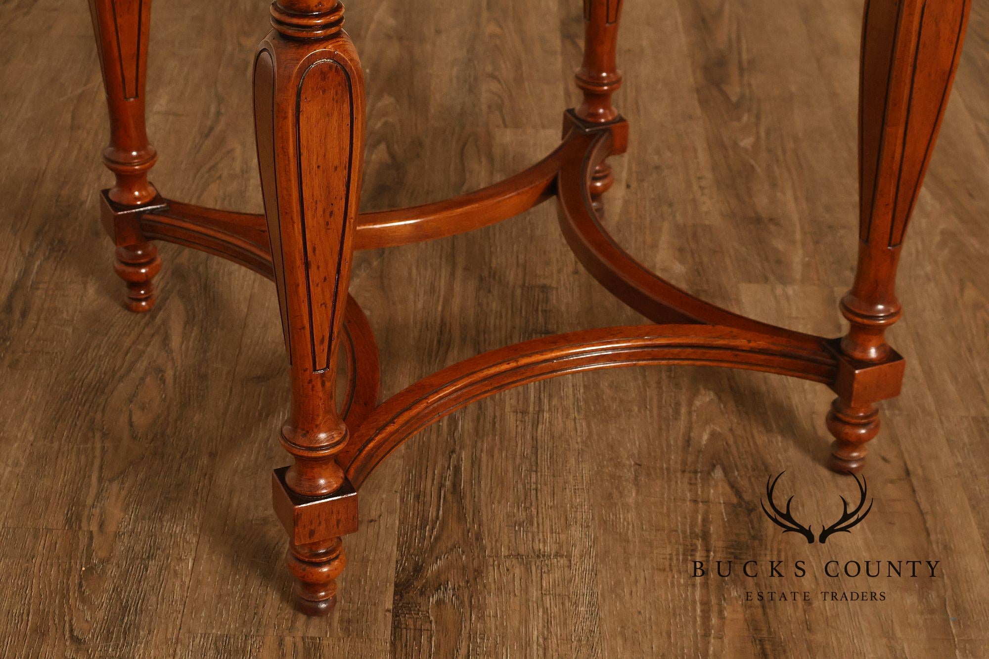 Koypthe Continental Style Walnut And Burl Walnut Inlaid Accent Table