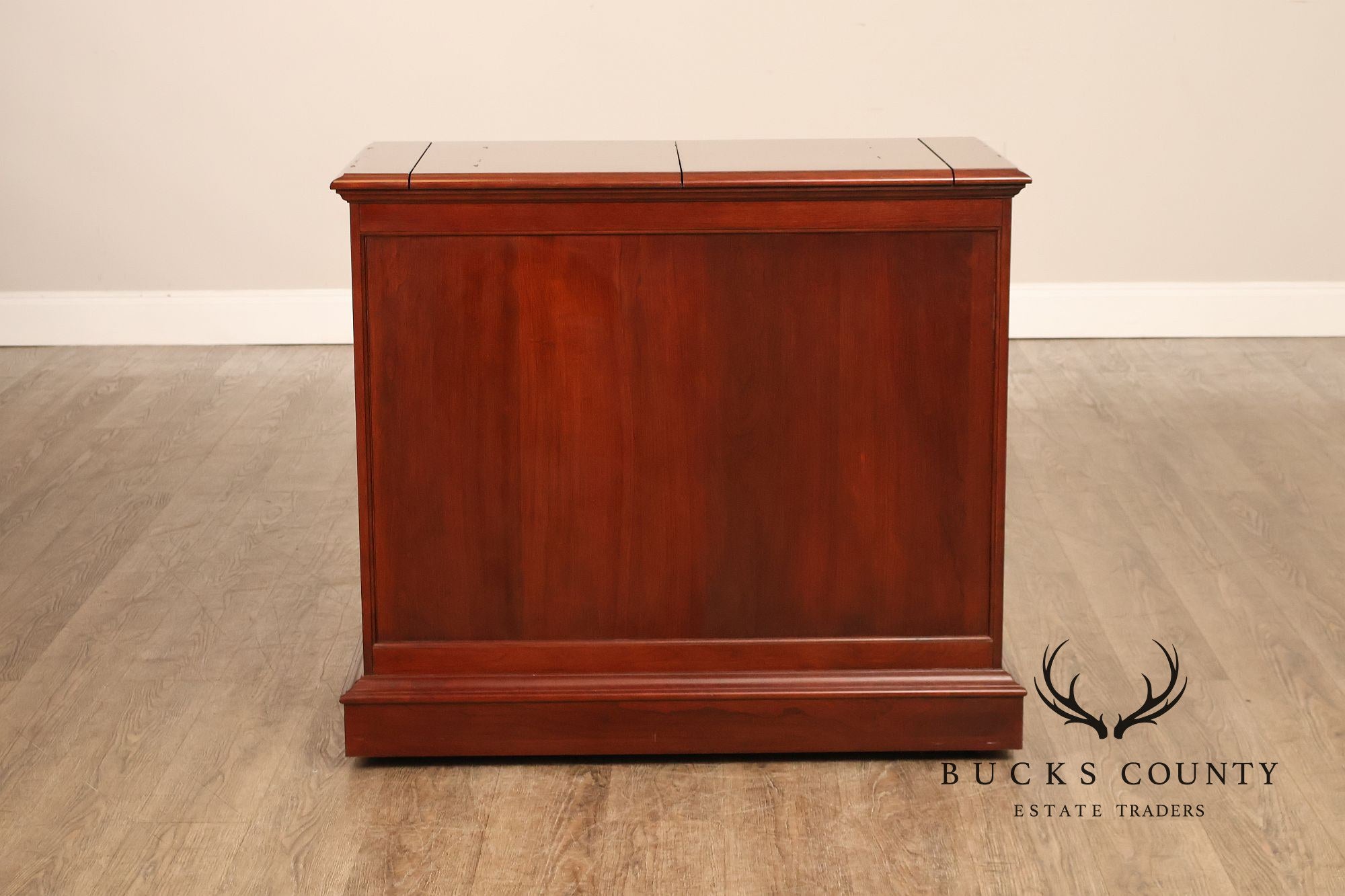 Pennsylvania House Traditional Cherry Flip Top Server