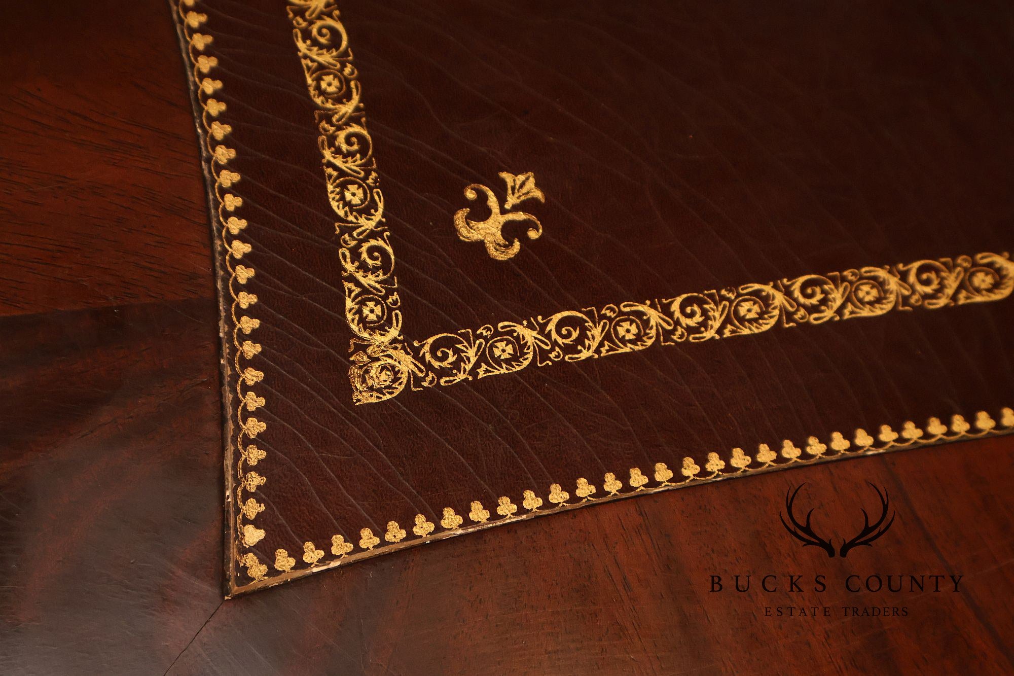 Sligh Georgian Style Vintage Mahogany Leather Top Executive Desk