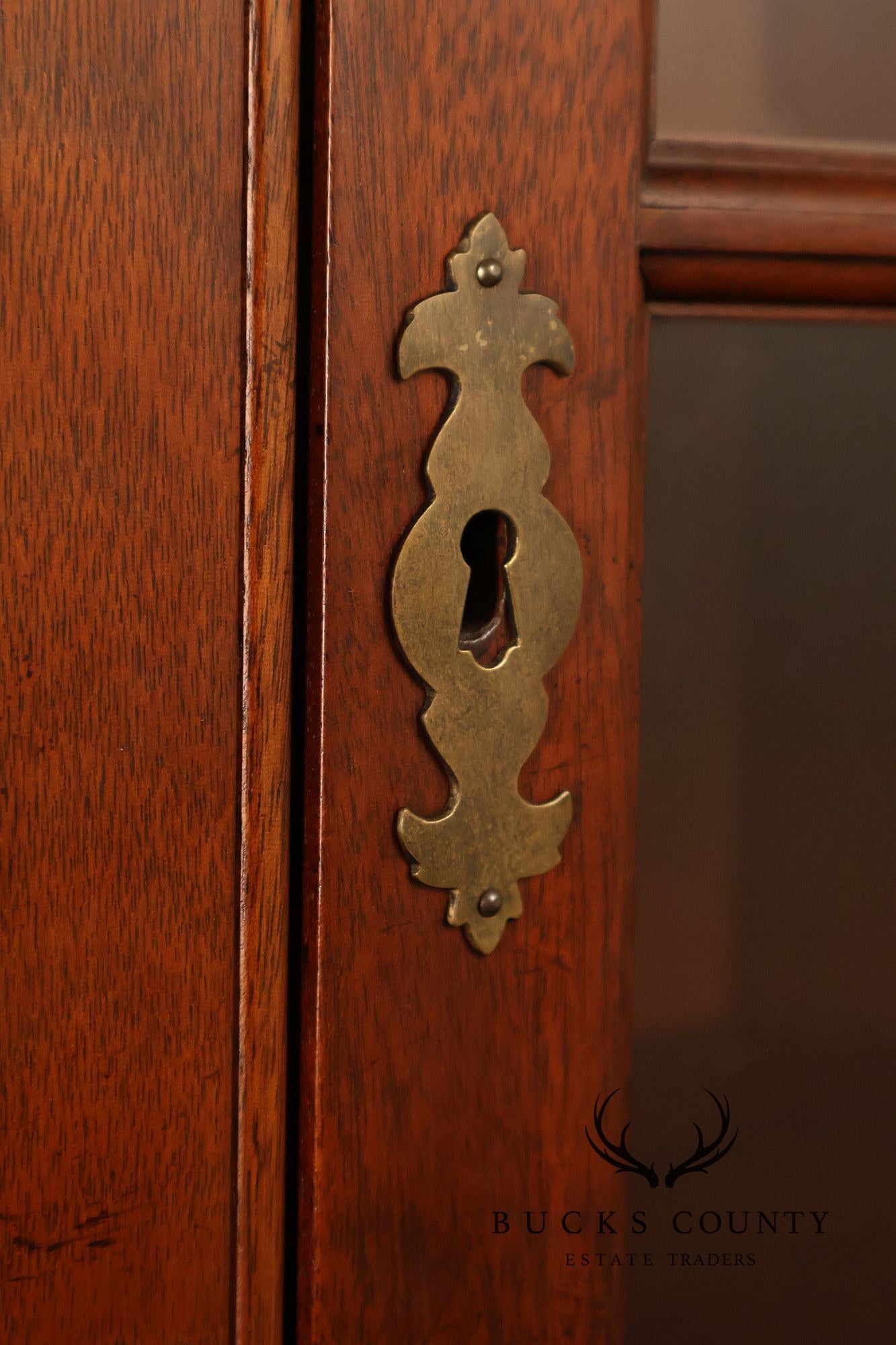 Stickley Traditional Newport Mahogany Lighted Corner Cabinet