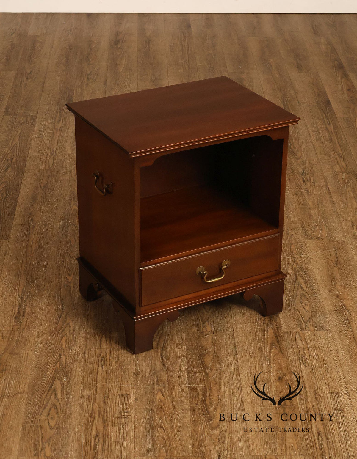 Pair Of Kittinger Old Dominion Mahogany Open Nightstands