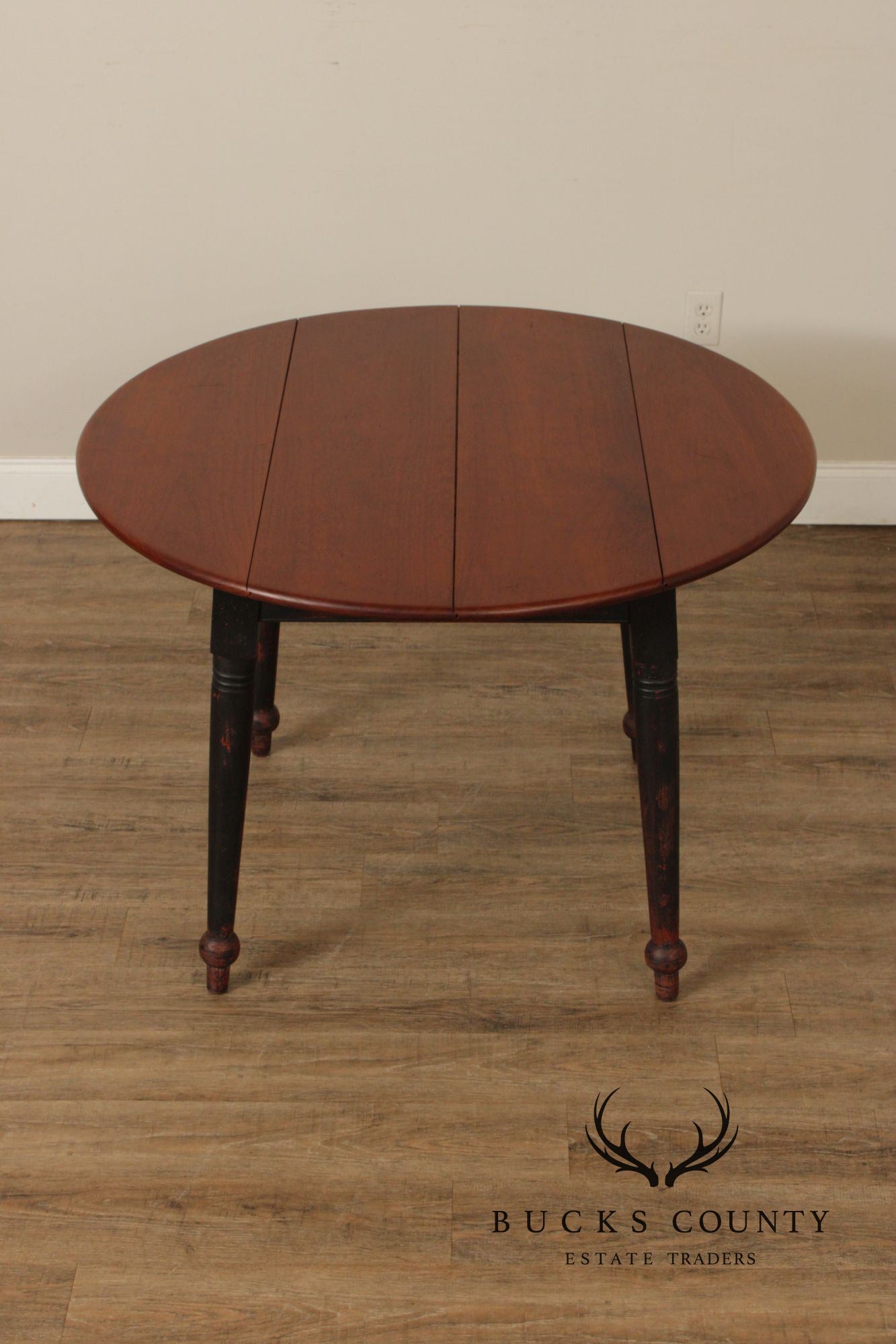 Primitive Farmhouse Style Round Plank Top Dining Table