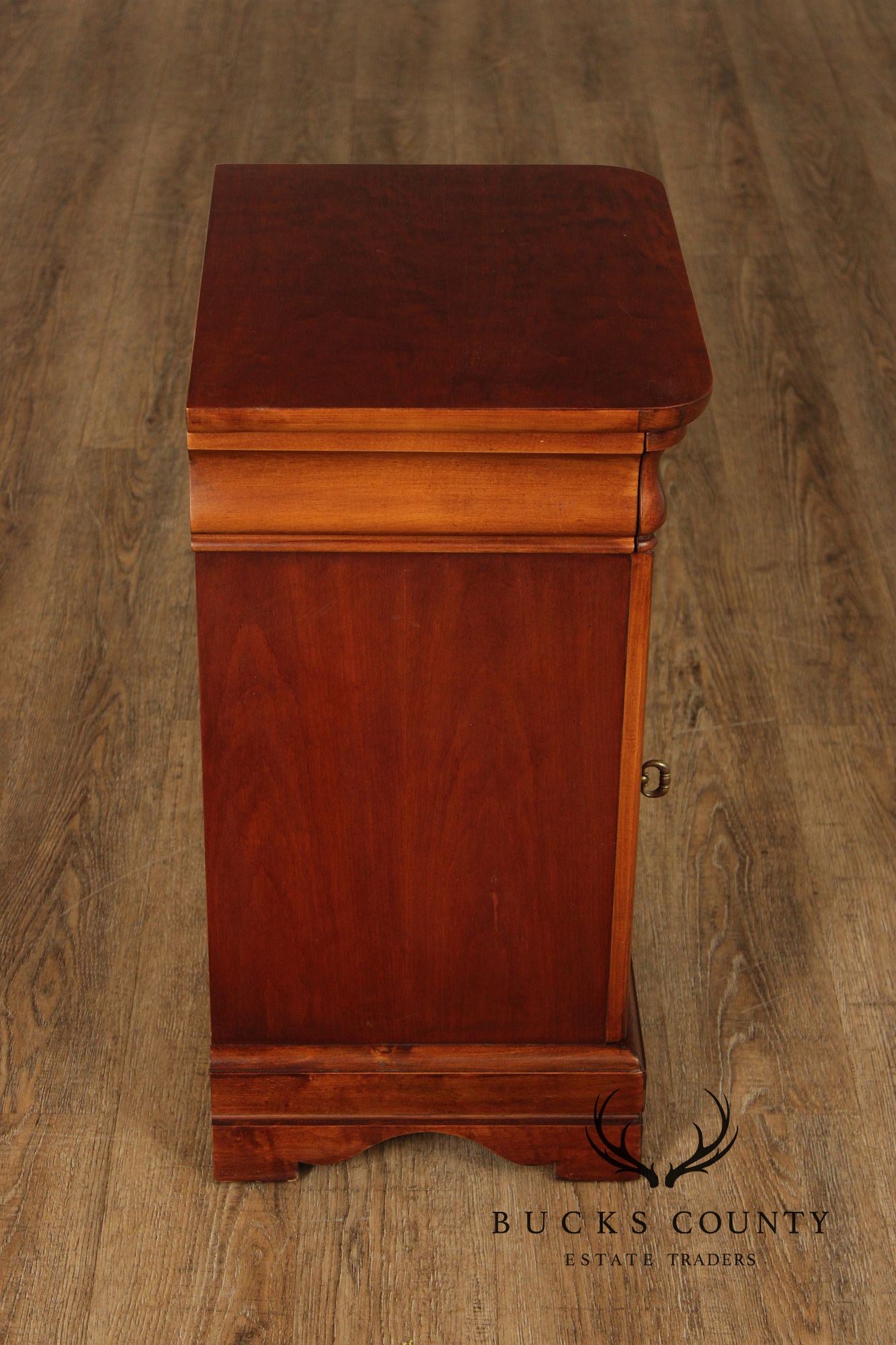 Lexington Furniture 'Chez Michelle' Bedside Cabinet Nightstand