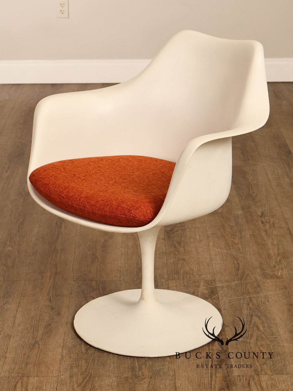 Eero Saarinen Mid Century Modern Set of Four Tulip Armchairs
