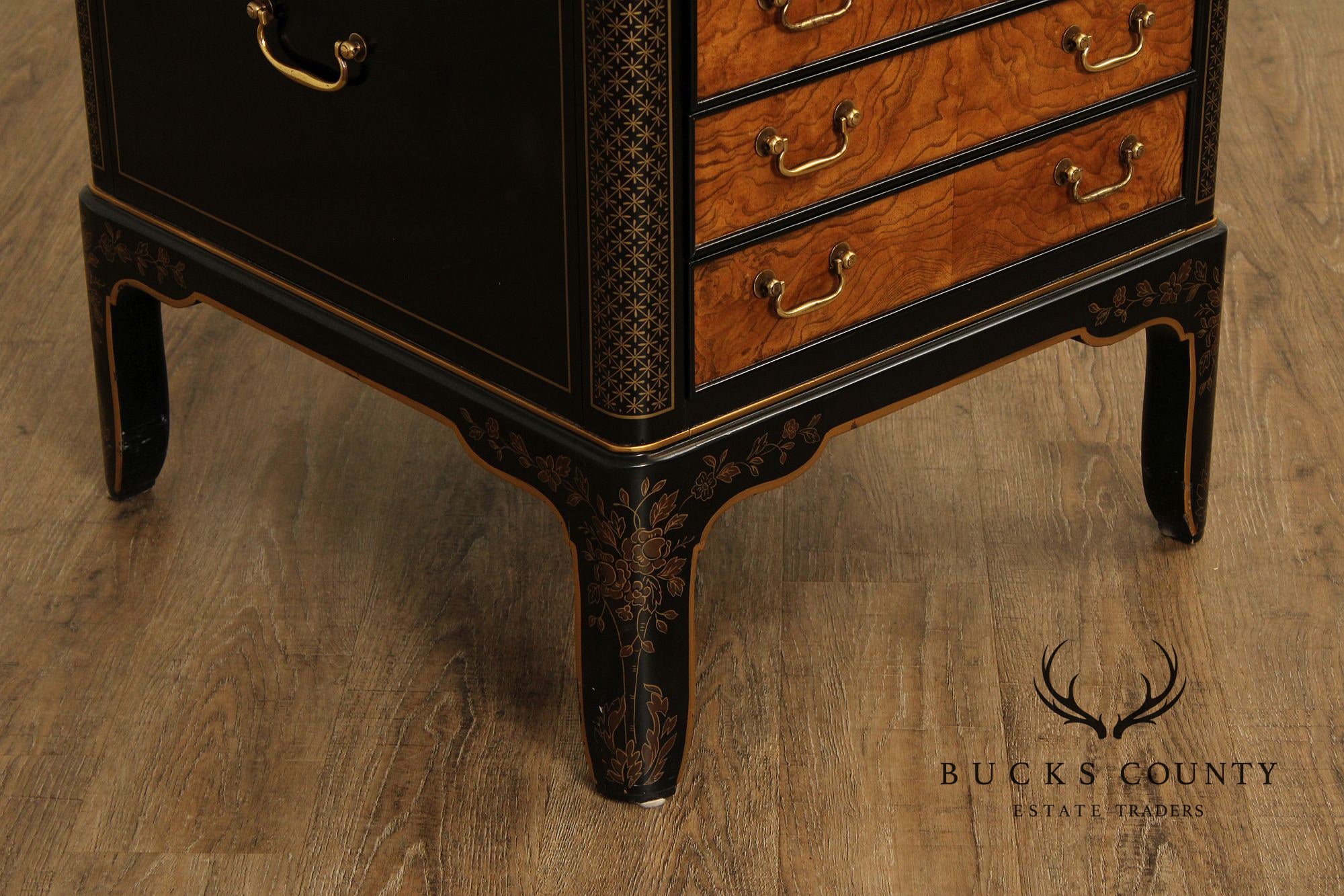 Drexel 'Et Cetera' Chinoiserie Style Glass Top End Table