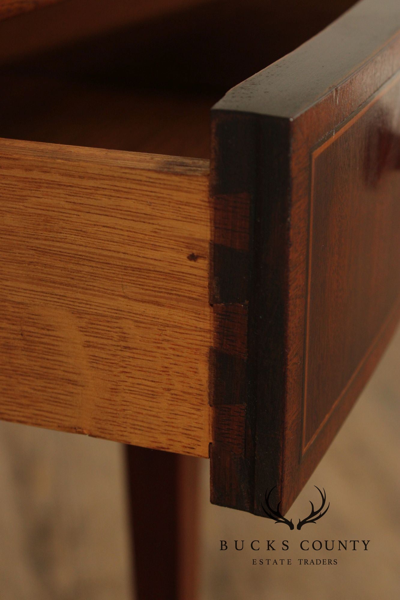 Kittinger Vintage Federal Style Mahogany Drop Leaf Pembroke Table