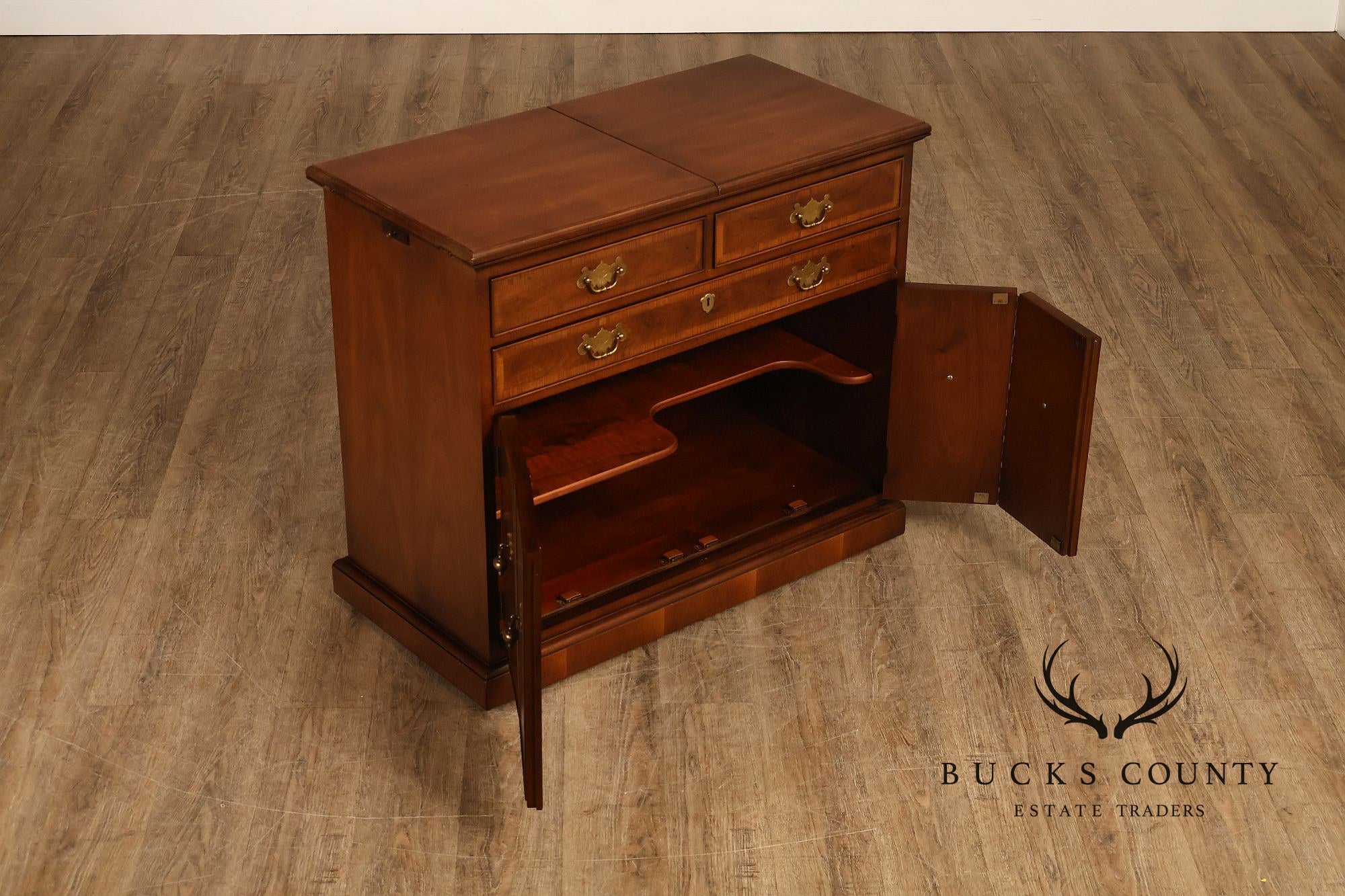 Henredon 18th Century Portfolio Georgian Style Walnut Server