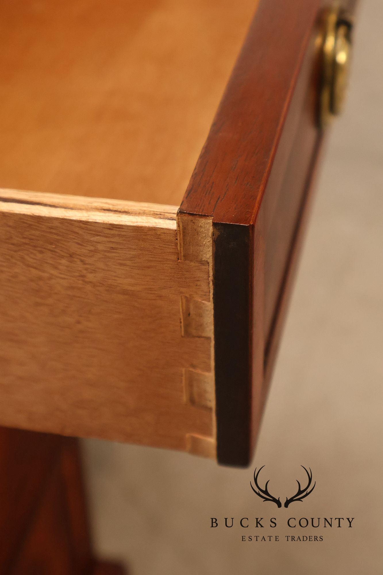 Hekman Federal Style Inlaid Mahogany Executive Desk