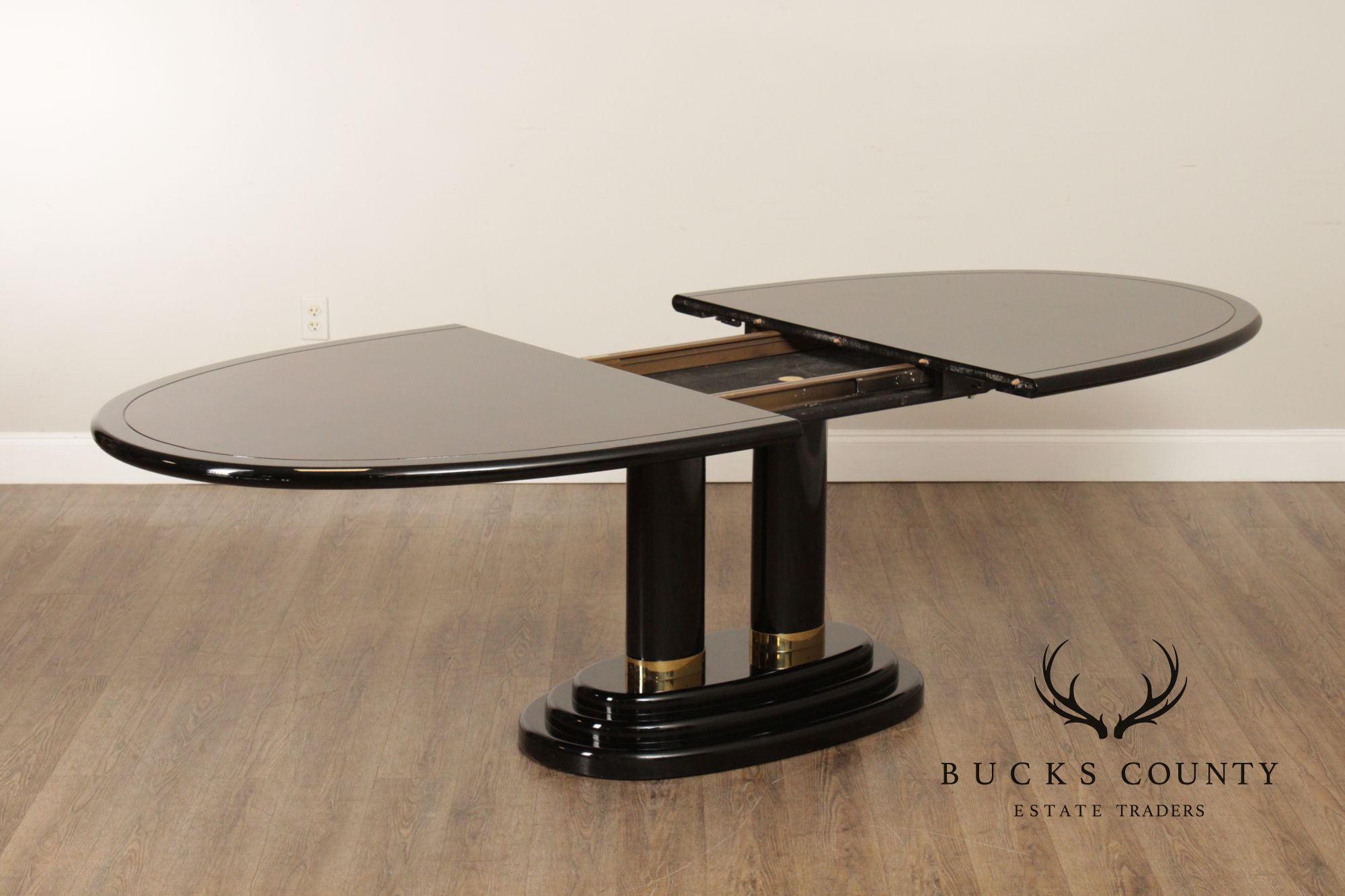 Henredon 'Scene Three' Oval Expandable Black Lacquered And Burl Walnut Dining Table