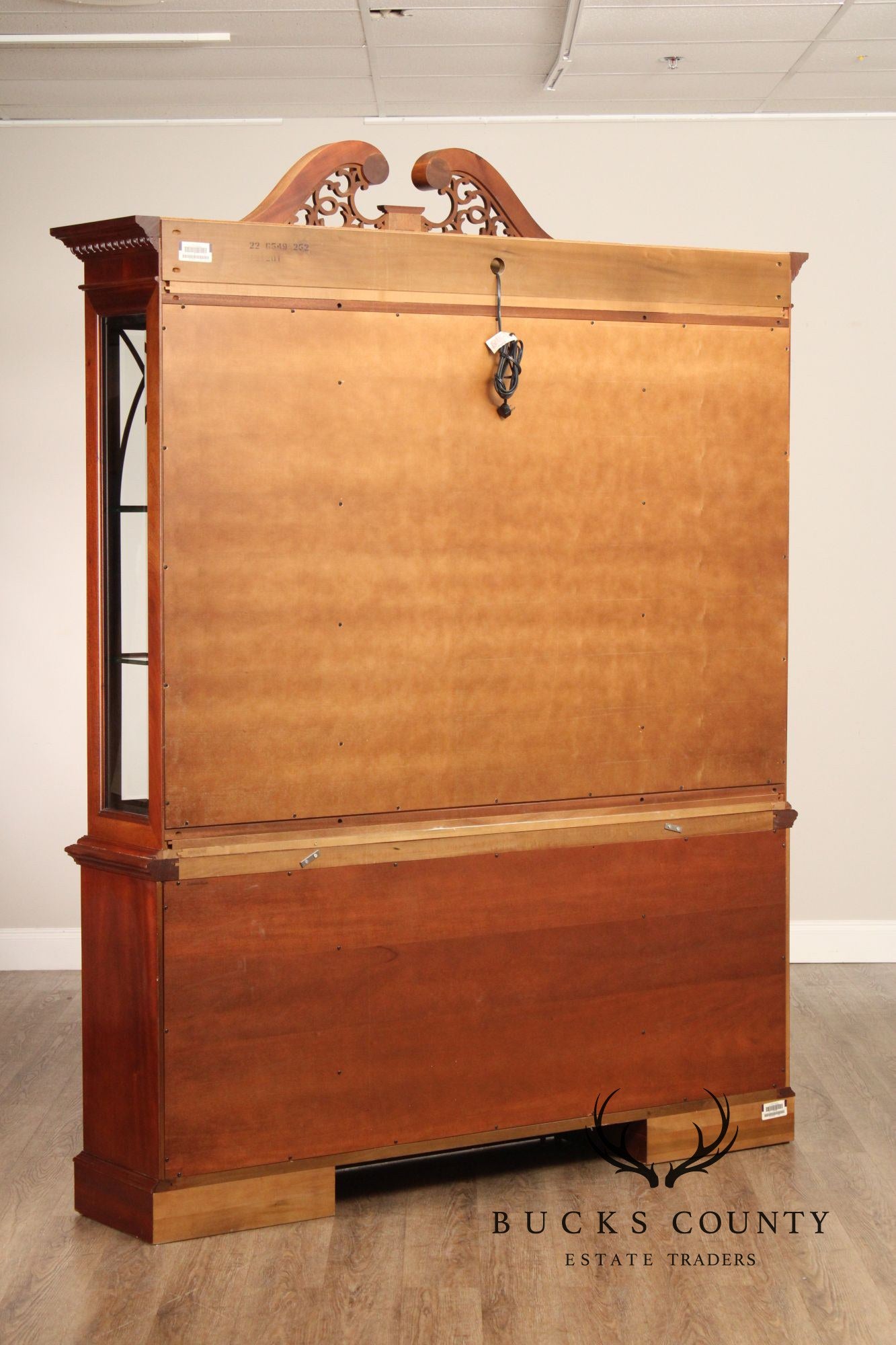 Ethan Allen '18th Century Mahogany' Breakfront Bookcase