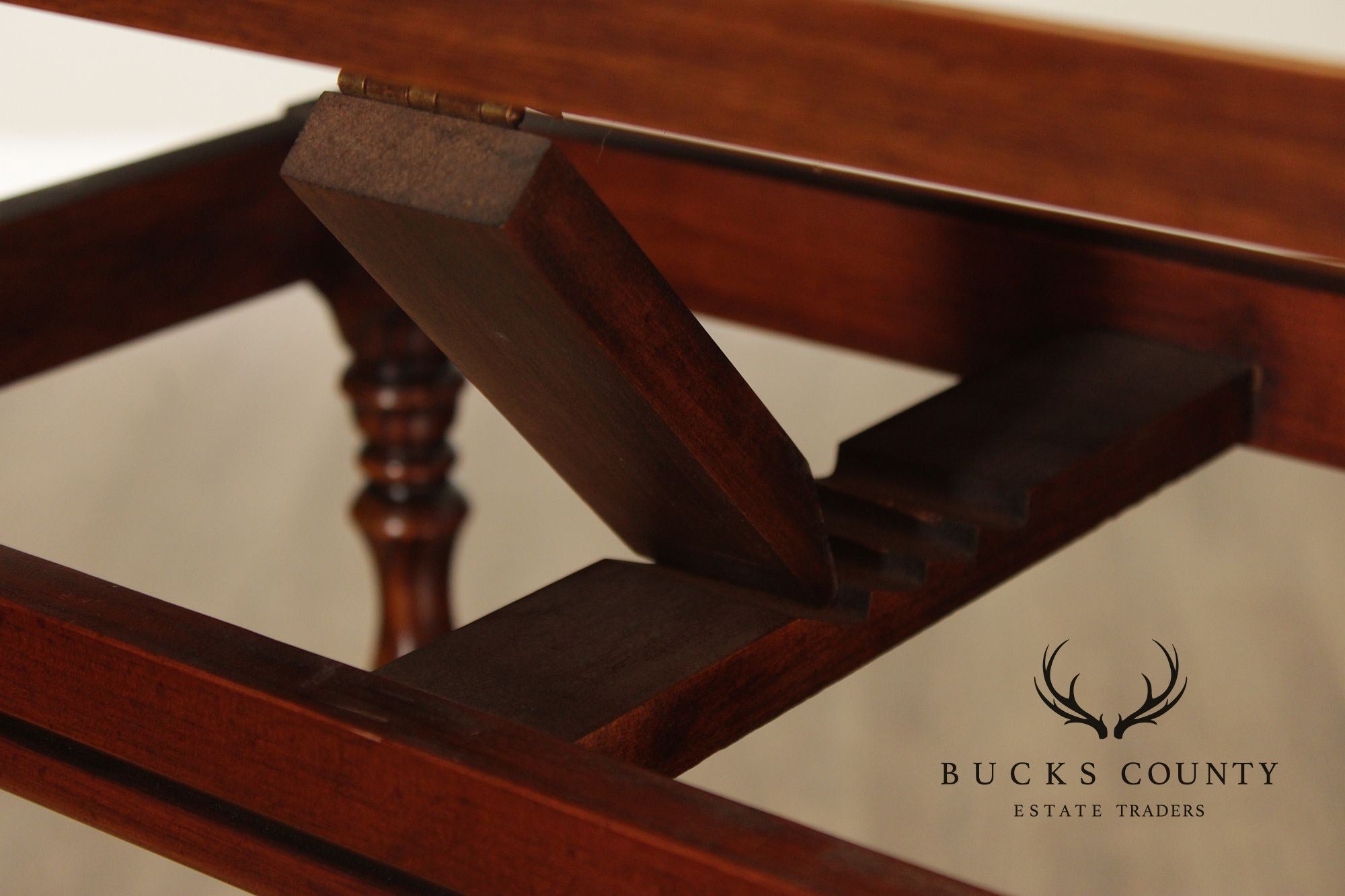 English Traditional Style Pine Bookcase Etagere Lectern