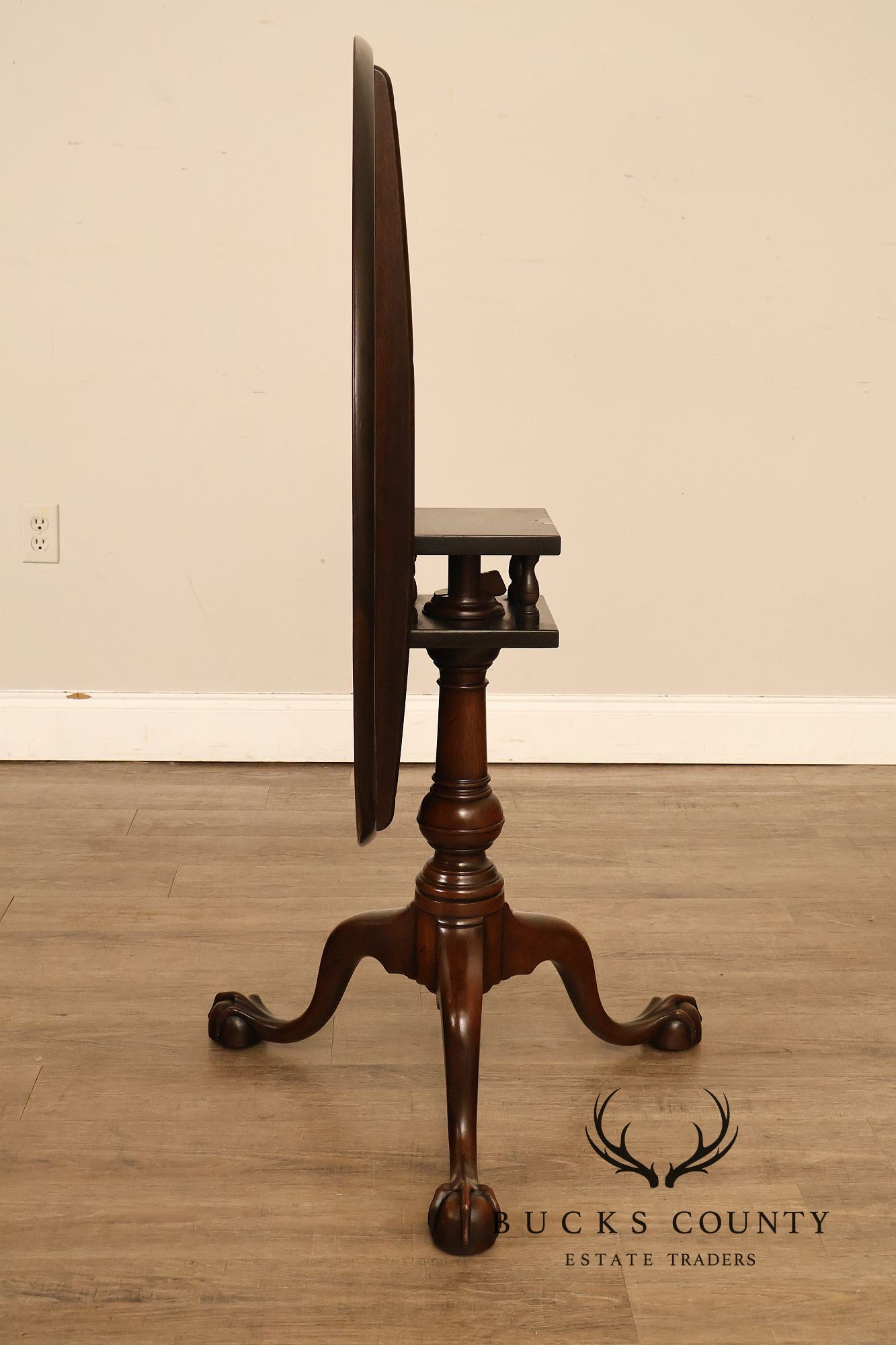 Kittinger Colonial Williamsburg Mahogany Tilt-Top Table
