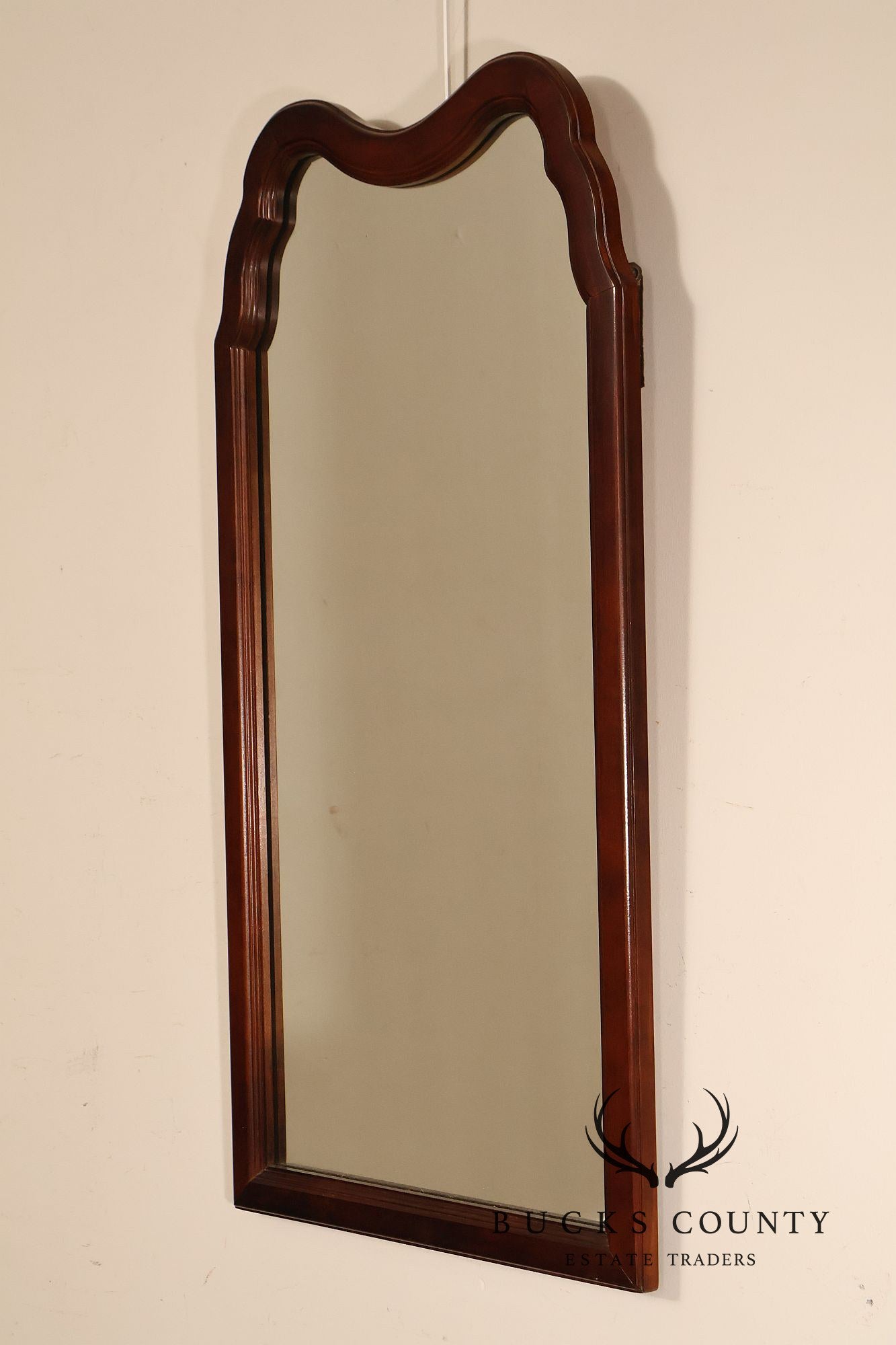 Pulaski Furniture Queen Anne Style Mahogany Wall Mirror
