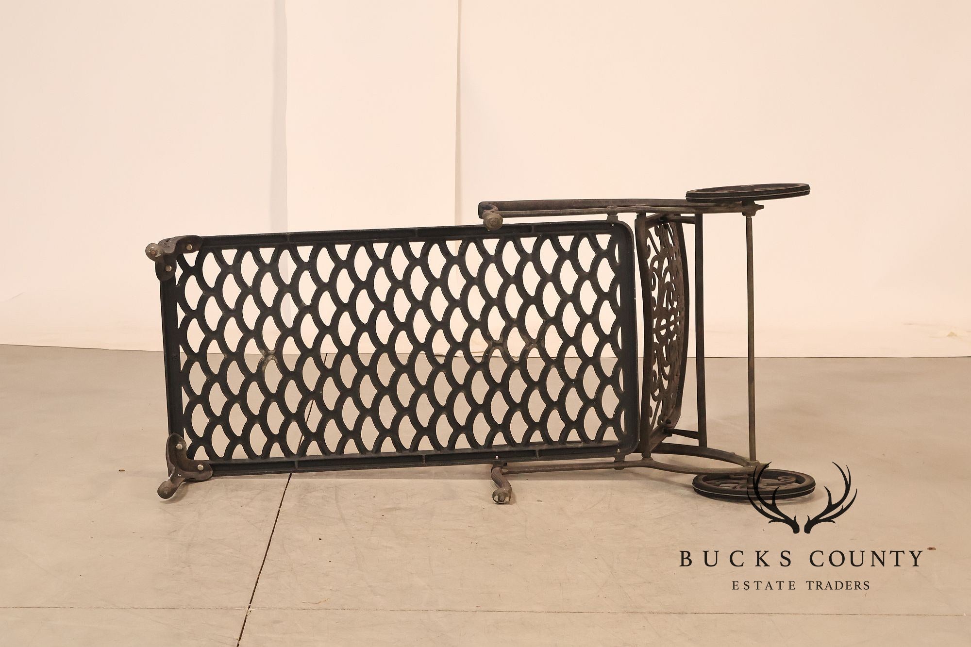 Hanamint Tuscany Pair Of Cast Aluminum Outdoor Chaise Lounge Chairs