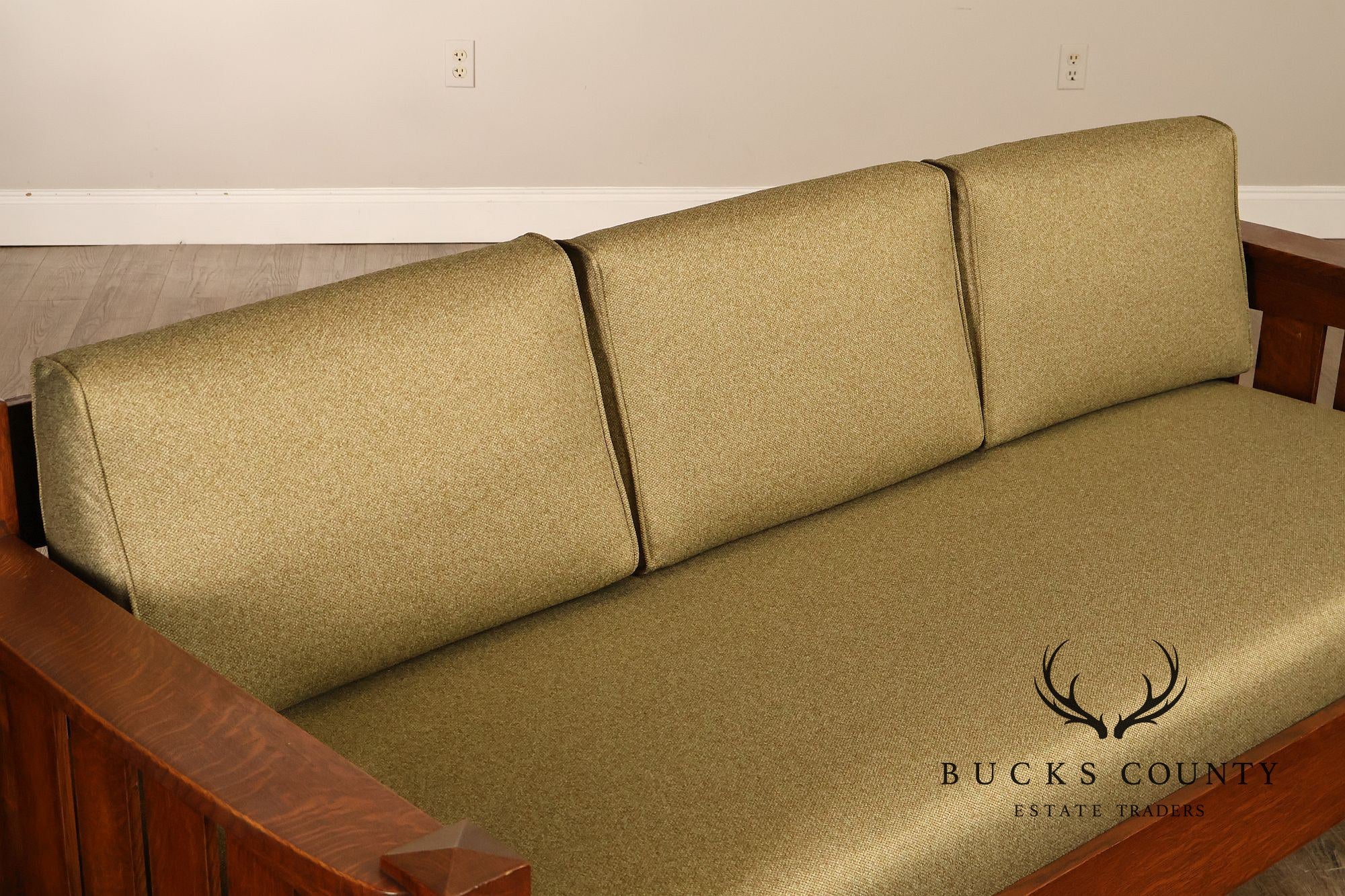 Custom Quality Mission Style Oak Settle Sofa
