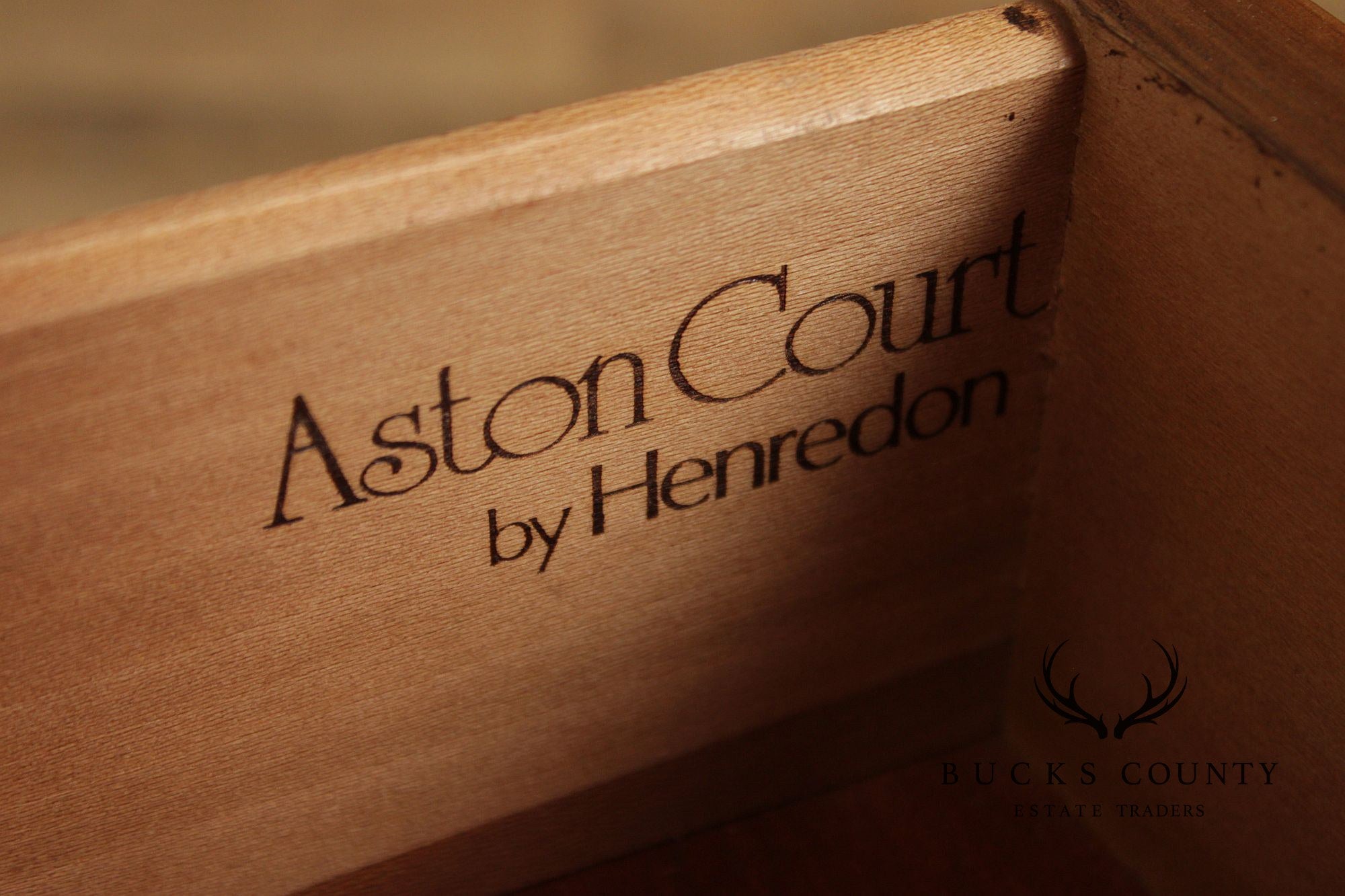 Henredon Aston Court Pair Of Mahogany Nightstands