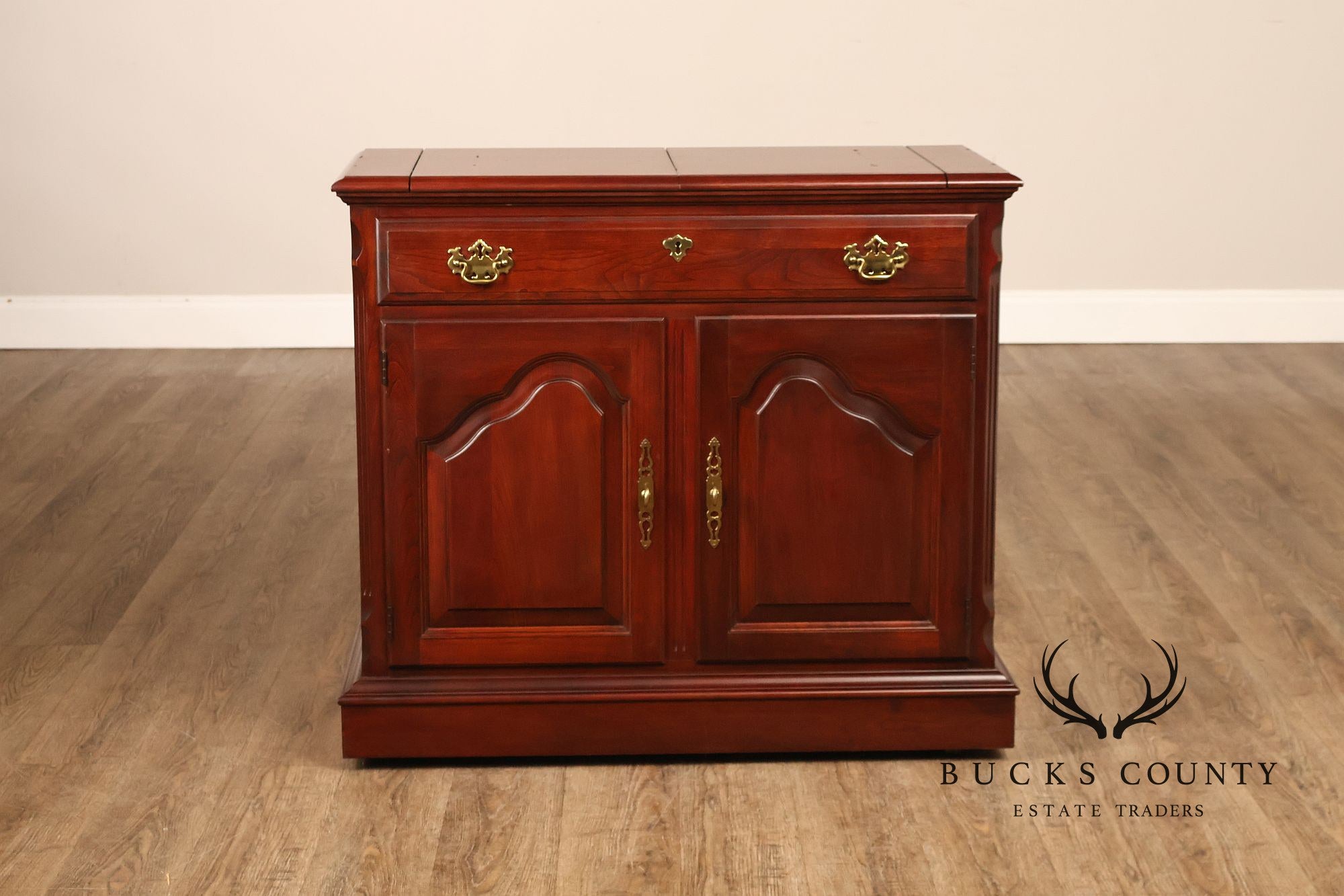 Pennsylvania House Traditional Cherry Flip Top Server