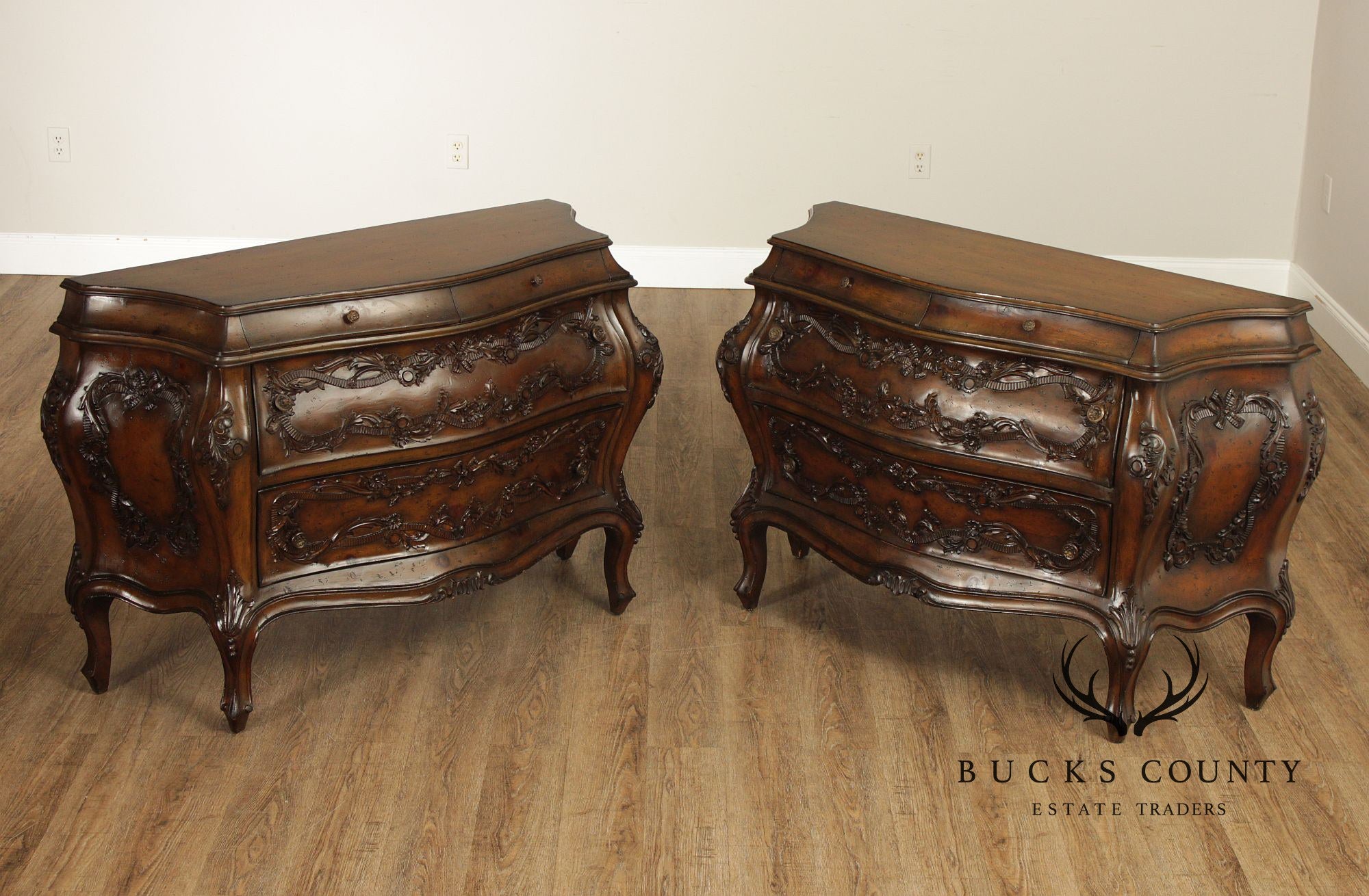 Italian Provincial Vintage Pair of Carved Bombe Commodes