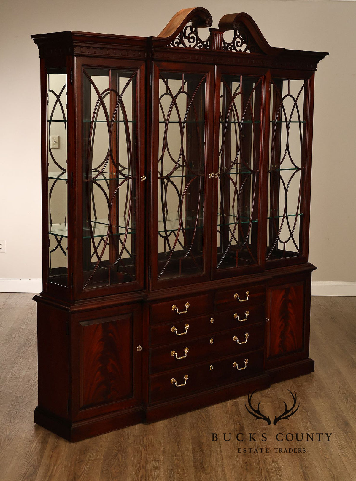 Thomasville Georgian Style Large Mahogany China Display Breakfront
