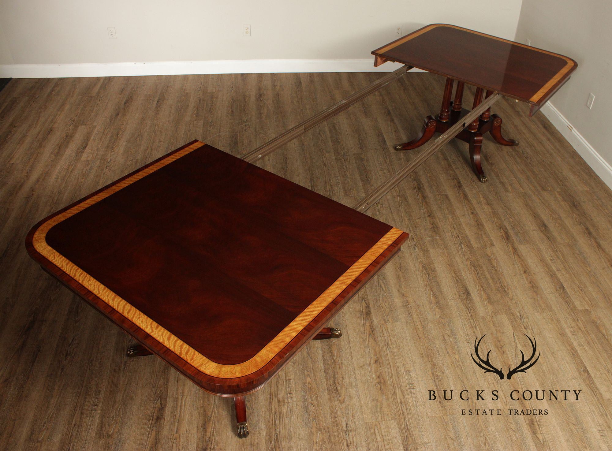 Henredon Natchez Mahogany Double Pedestal Dining Table With Three Leaves