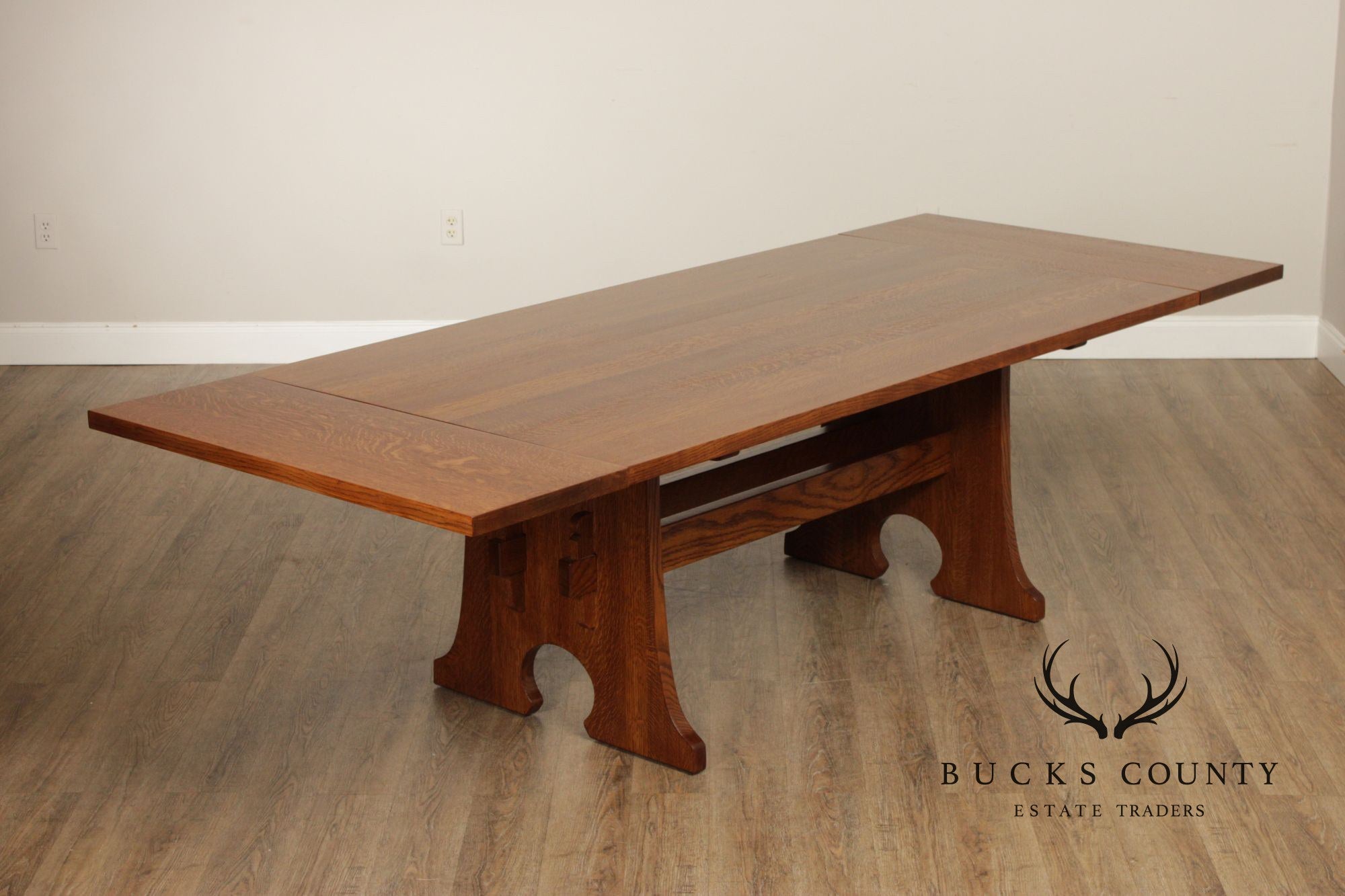 Stickley Mission Collection Expandable Oak Keyhole Dining Table