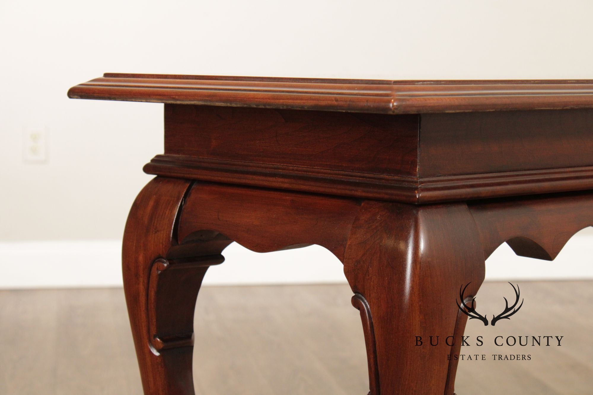 Ethan Allen Queen Anne Style Cherry Console Table