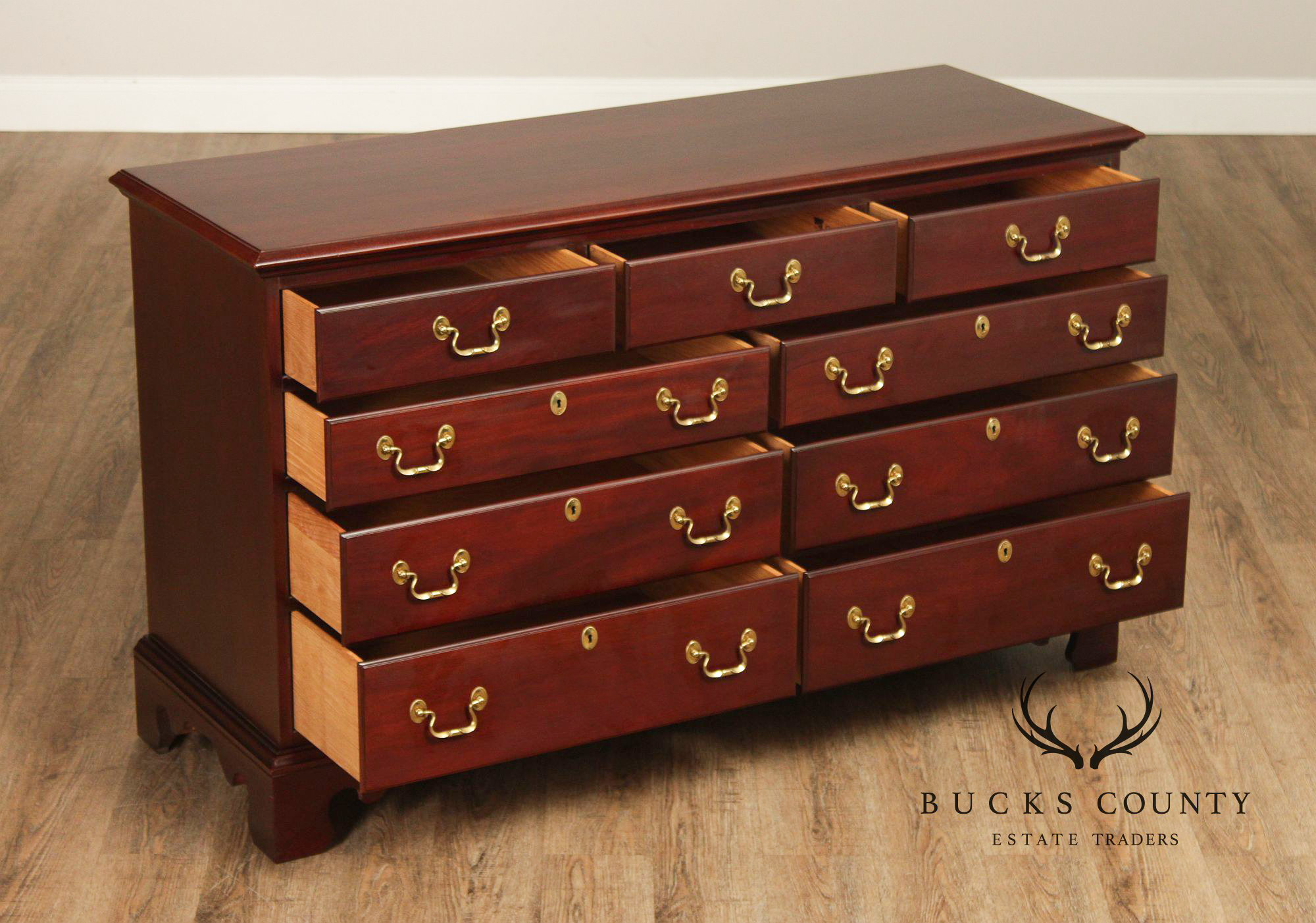 Link Taylor Heirloom Solid Mahogany Nine Drawer Dresser