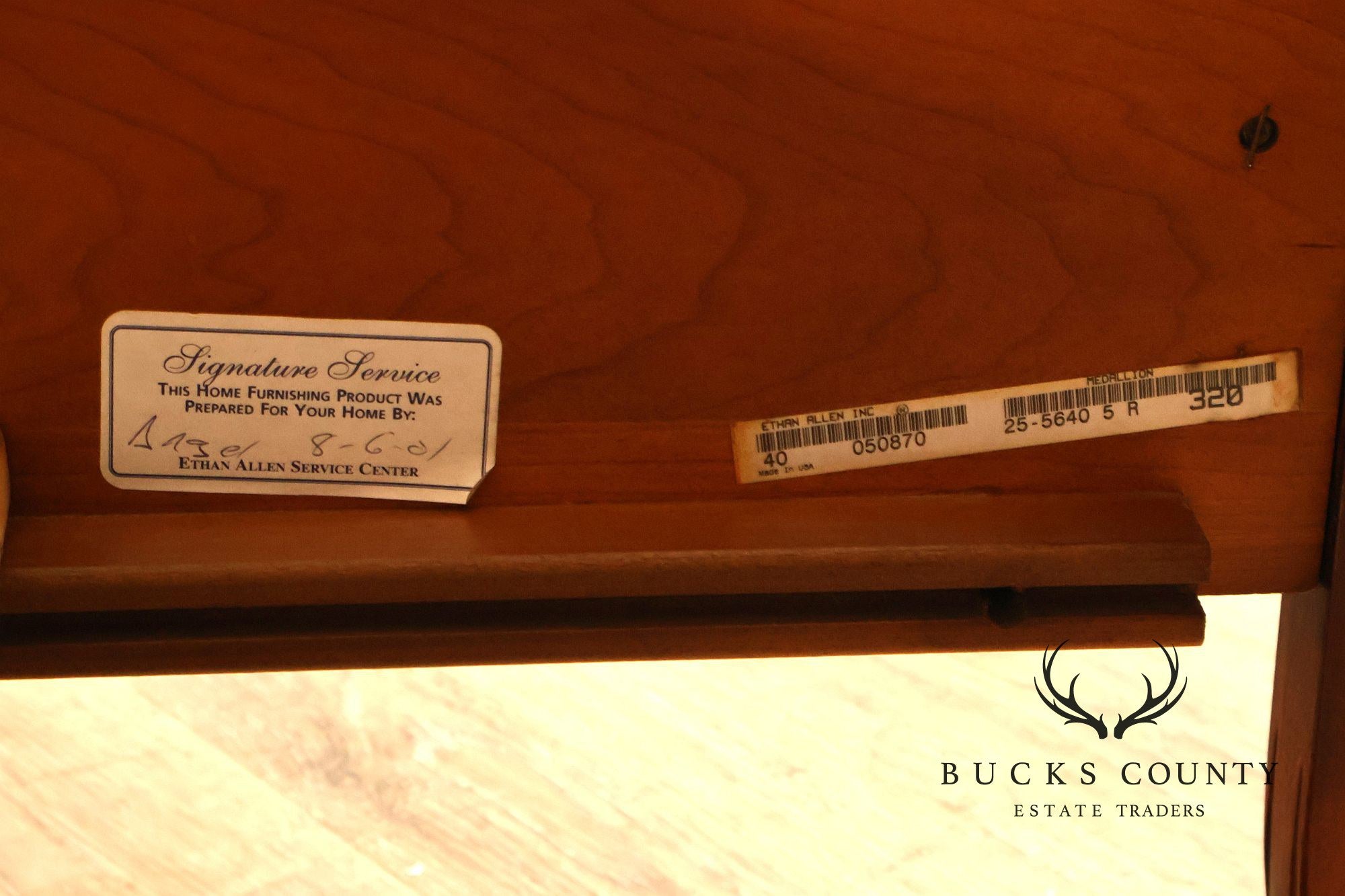 Ethan Allen Medallion Collection Cherry Queen Sleigh Bed