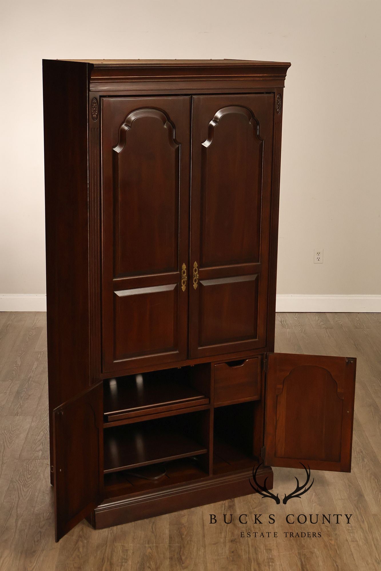 Ethan Allen Georgian Court Collection Traditional Entertainment Armoire Cabinet