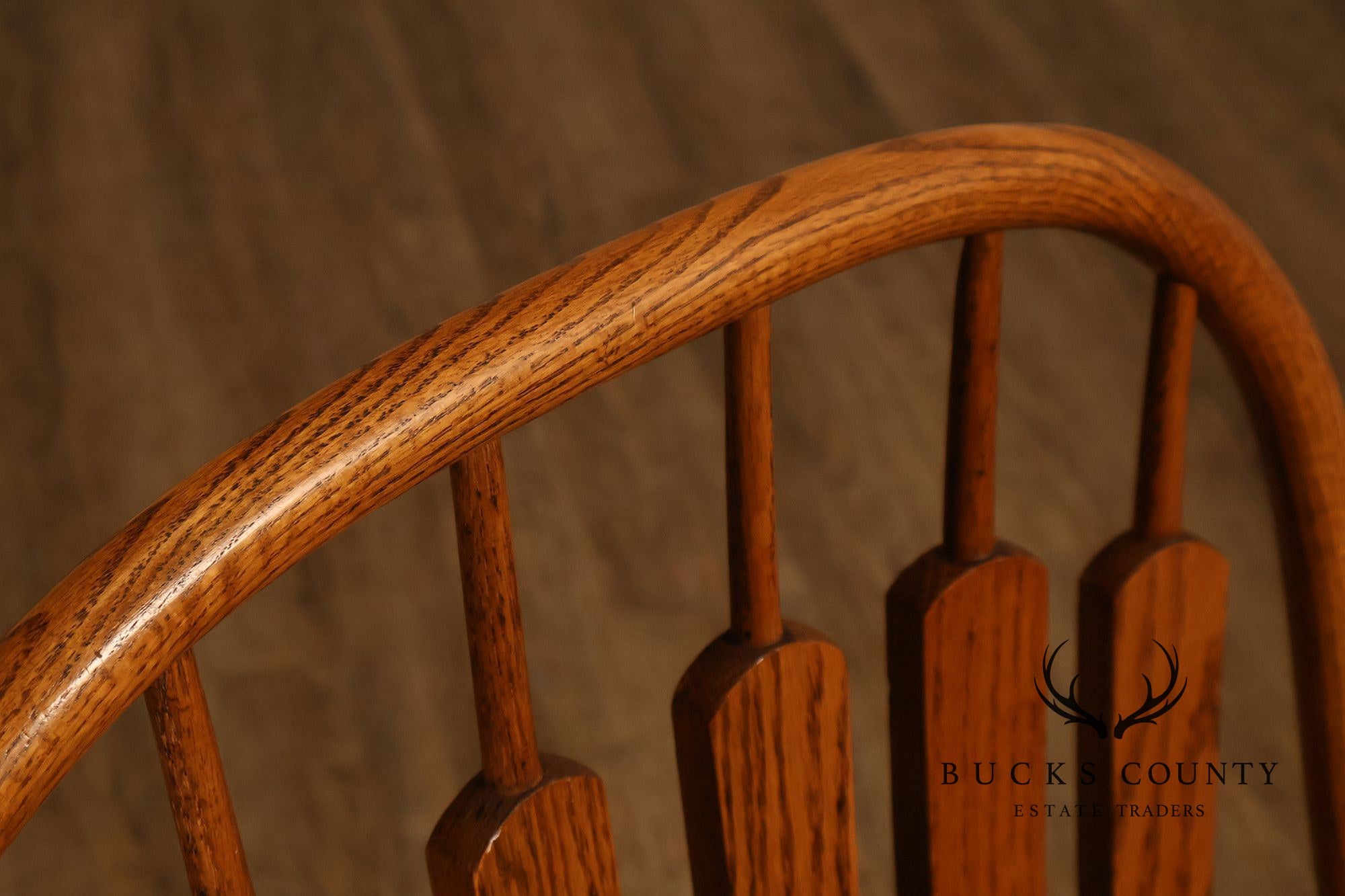 Richardson Brothers Colonial Windsor Style Set Of Seven Oak Dining Chairs