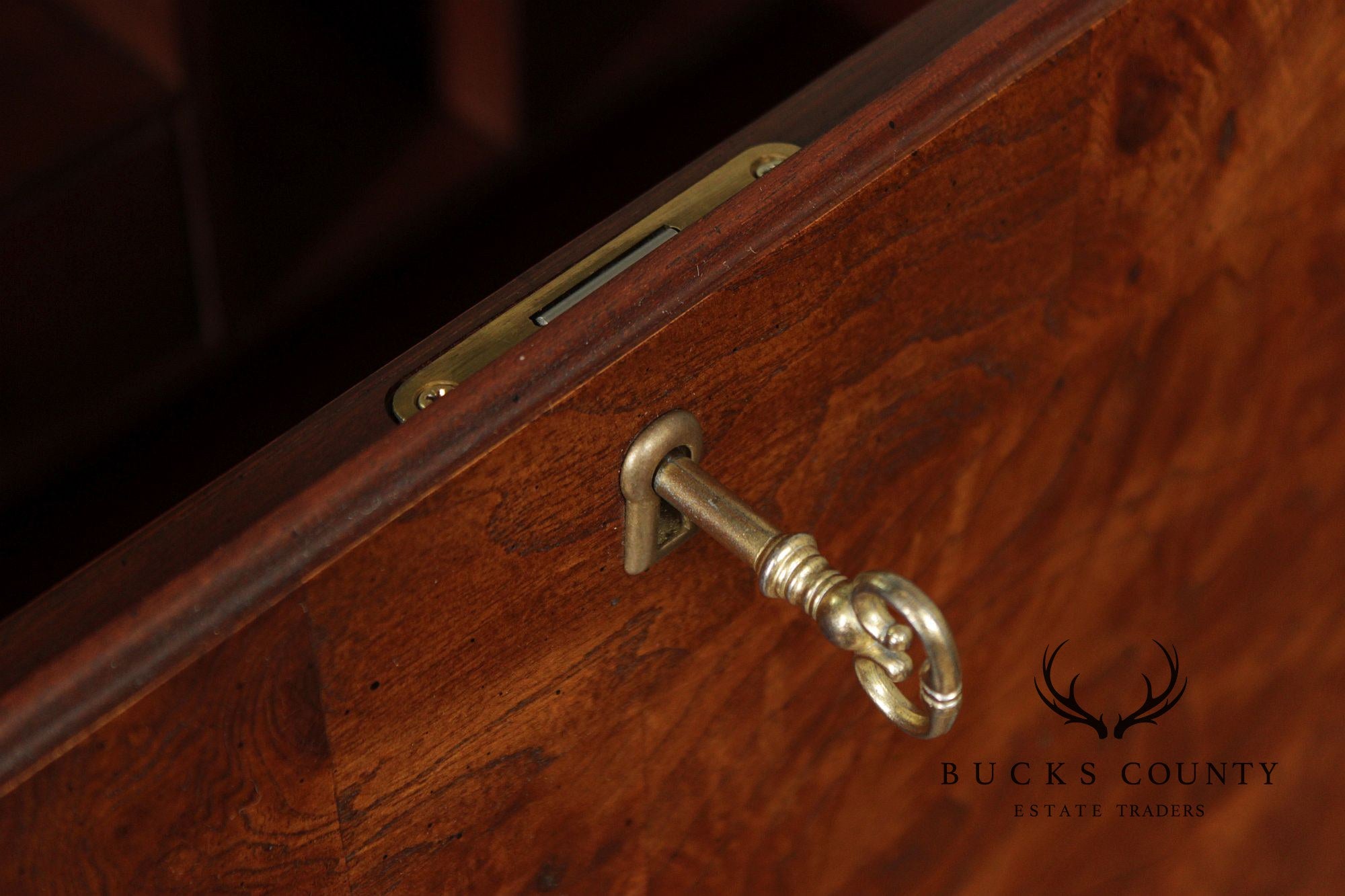 Hekman Georgian Style Lighted Secretary Desk And Display Cabinet