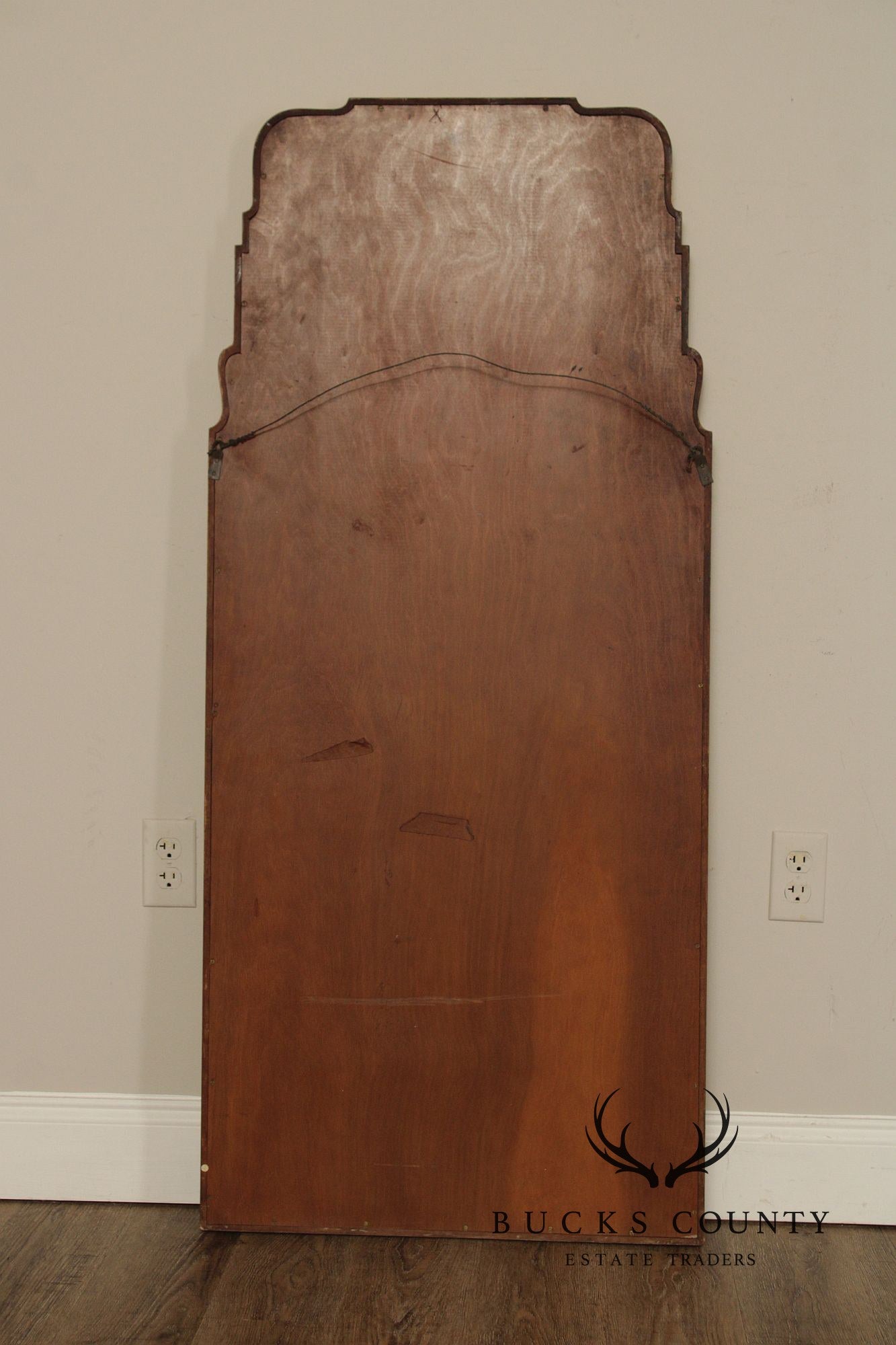 Queen Anne Style Gilt Frame Looking Glass Wall Mirror