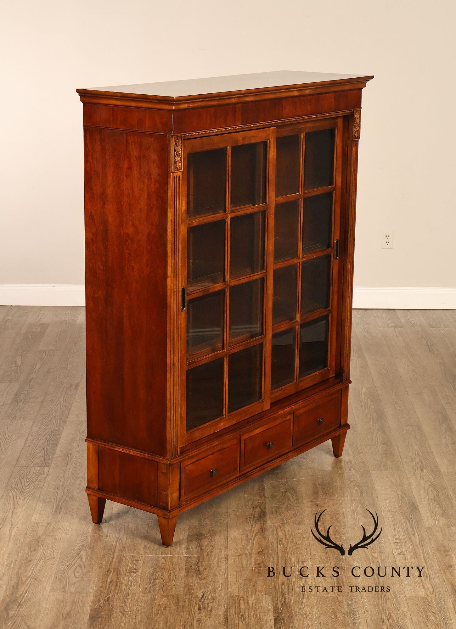 Ethan Allen 'Townhouse' Sliding Door Bookcase