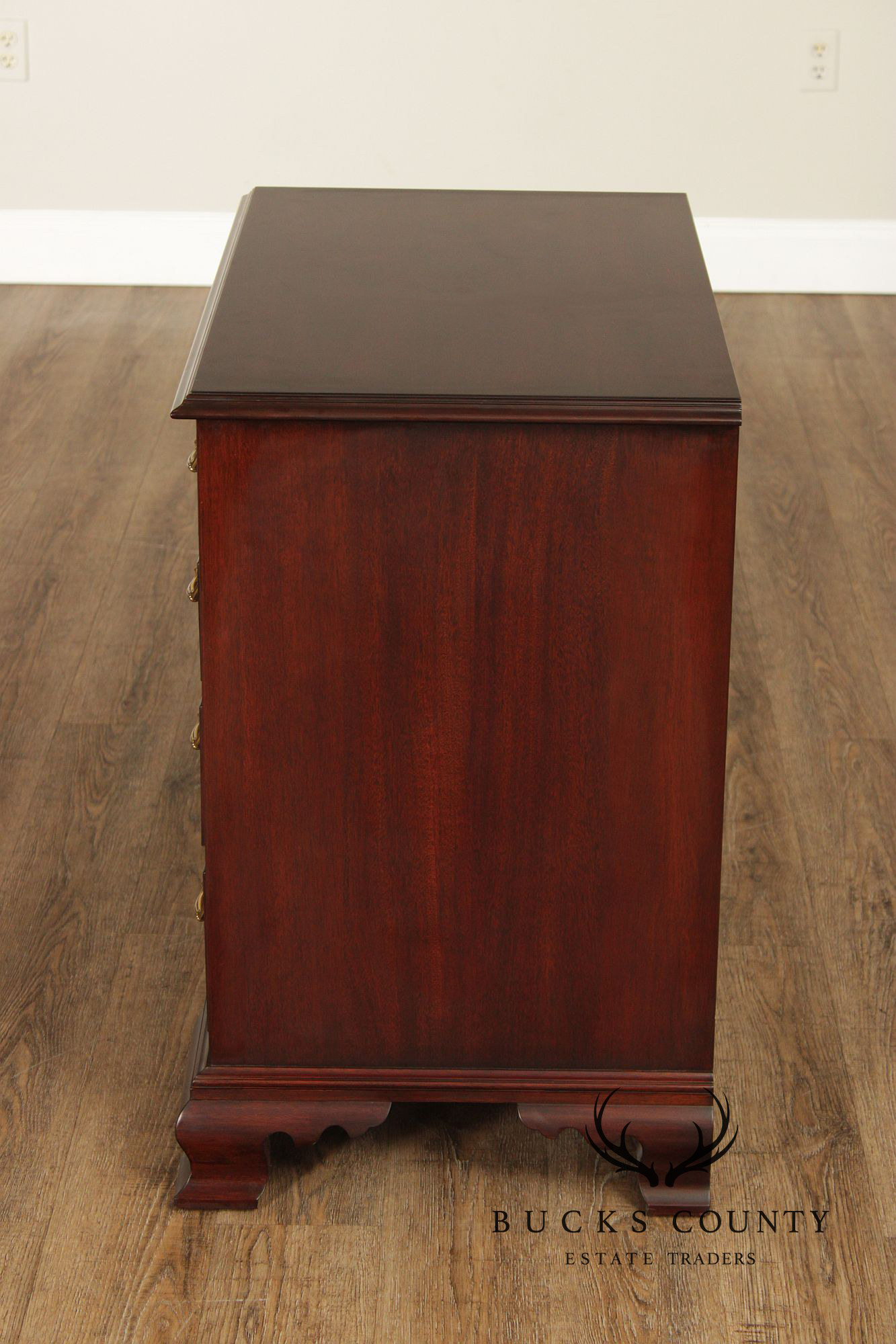 Henkel Harris Georgian Style Pair of Mahogany Nightstands