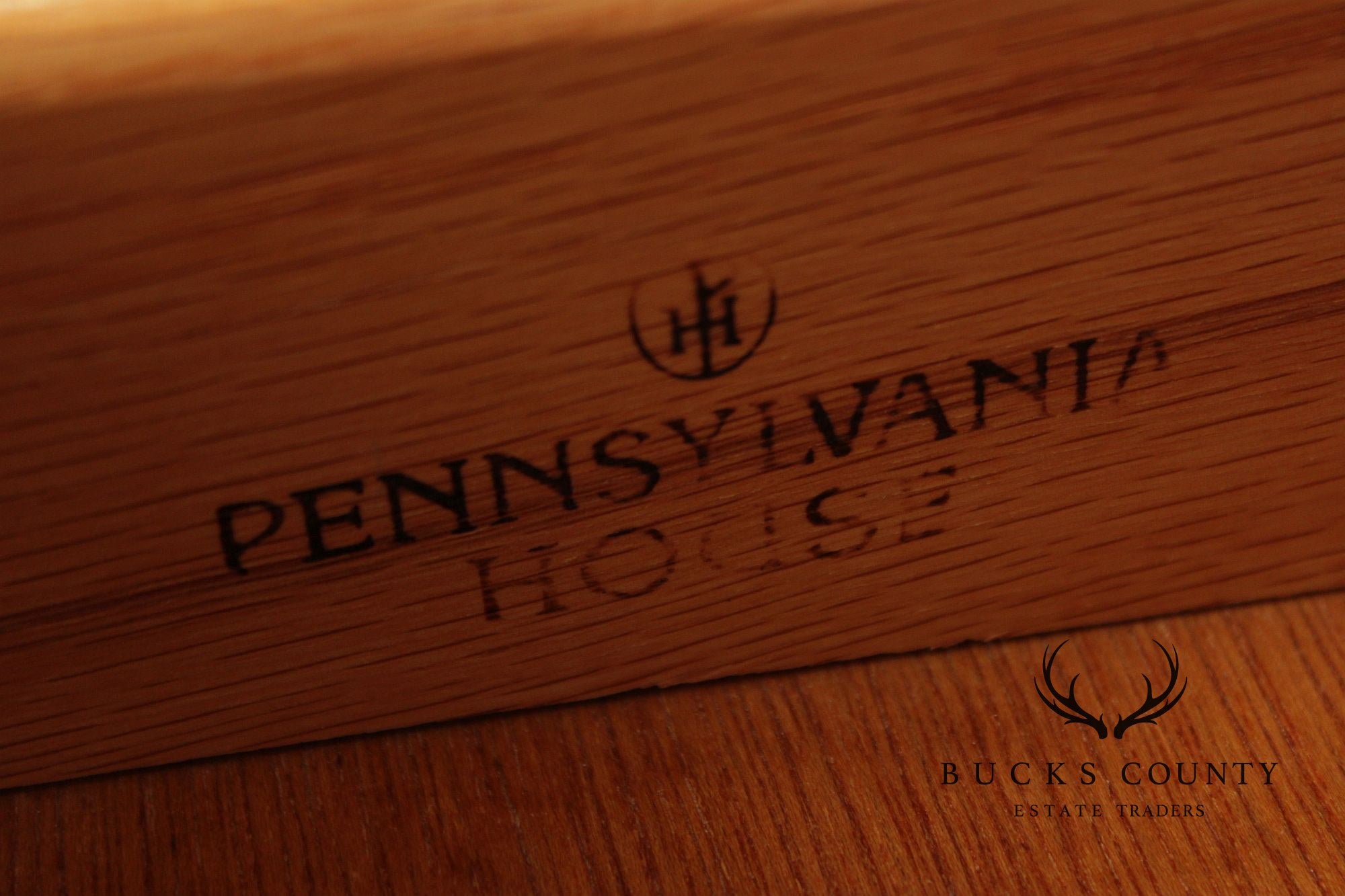 Pennsylvania House Traditional Pair Of Cherry Nightstands