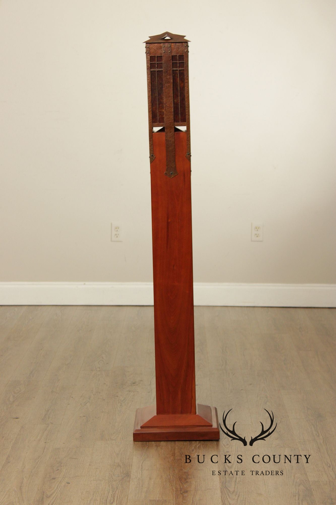 Stickley Mission Collection Cherry Gus Newel Post Lamp