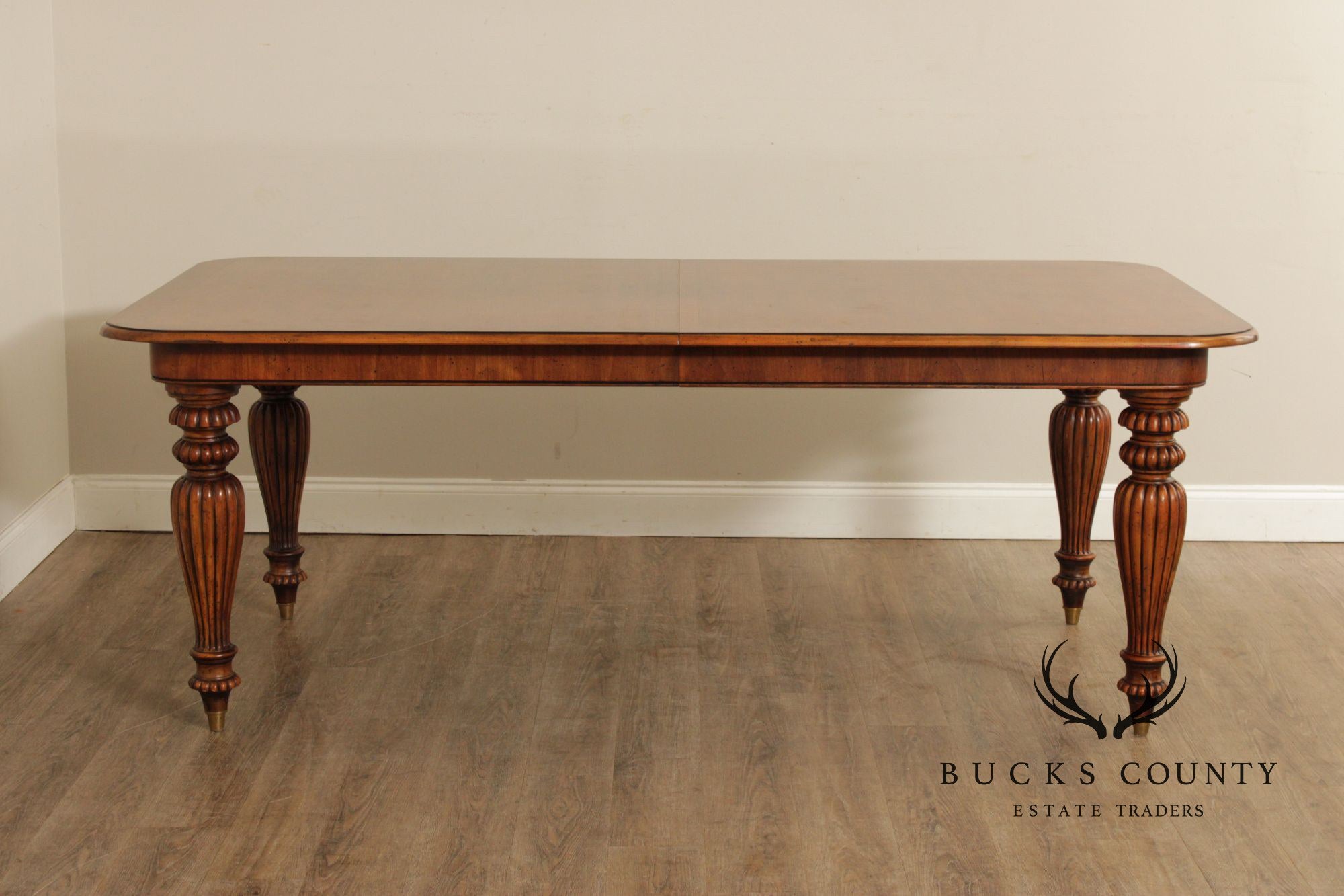 Henredon Somerton Banded Mahogany Rectangular Dining Table With Fluted Legs