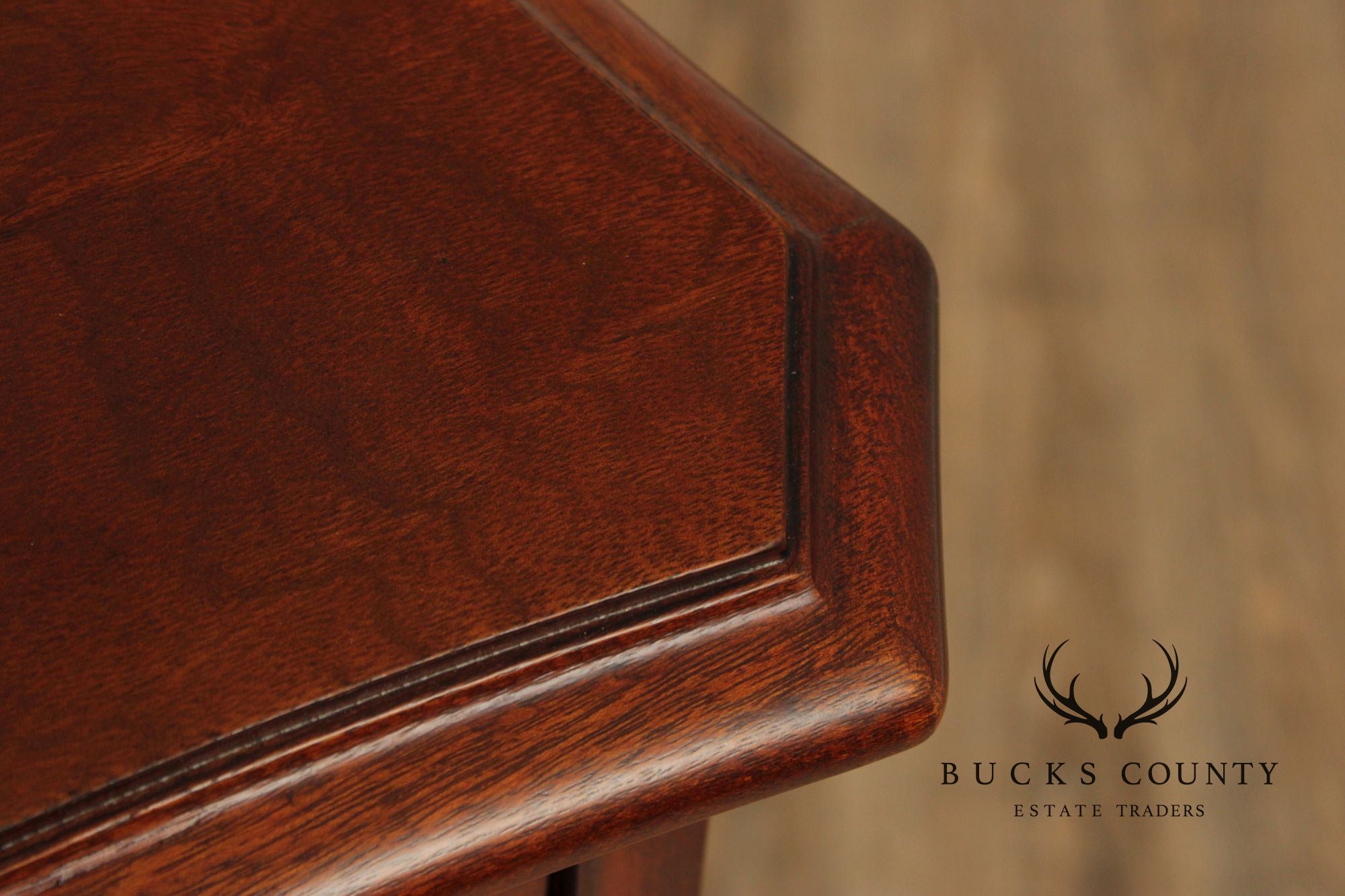 Hickory Chair 'Mount Vernon' Mahogany Serpentine Chest Of Drawers