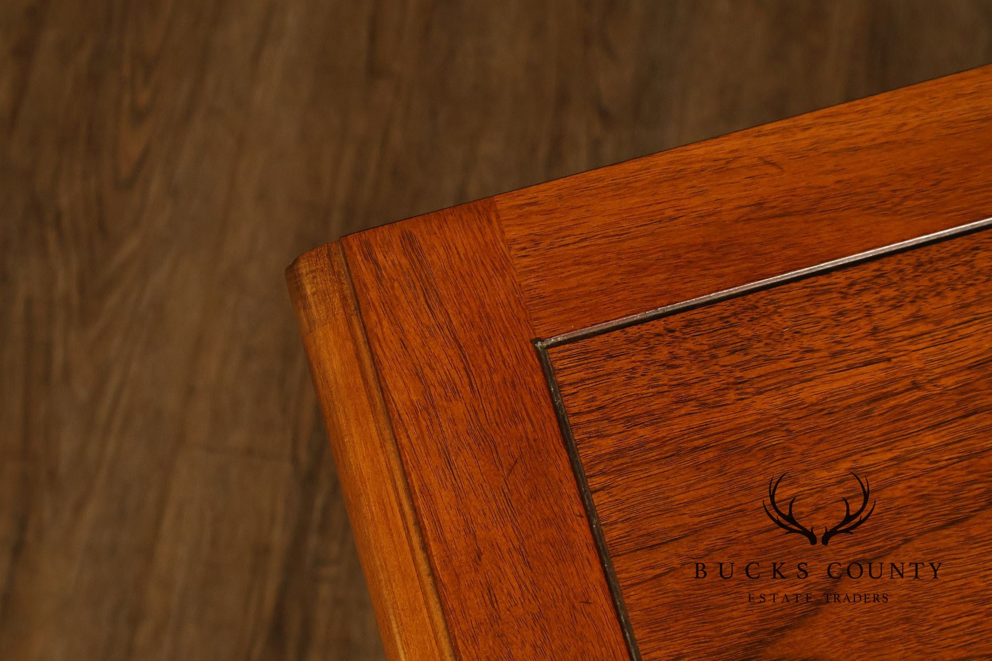 Henredon 'Villandry' French Louis XV Style Walnut Nightstand