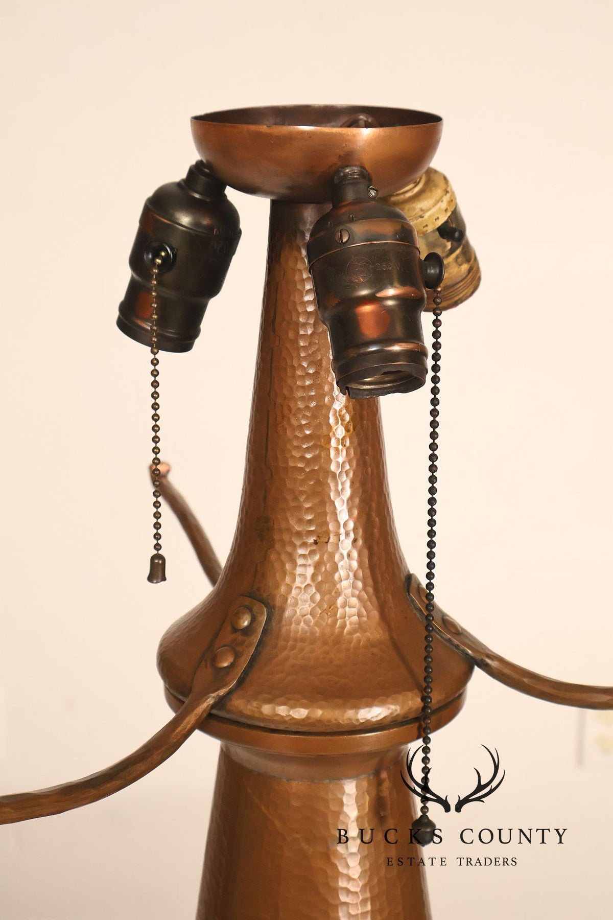 Antique Benedict Studios Arts And Crafts Hammered Copper And Mica Table Lamp