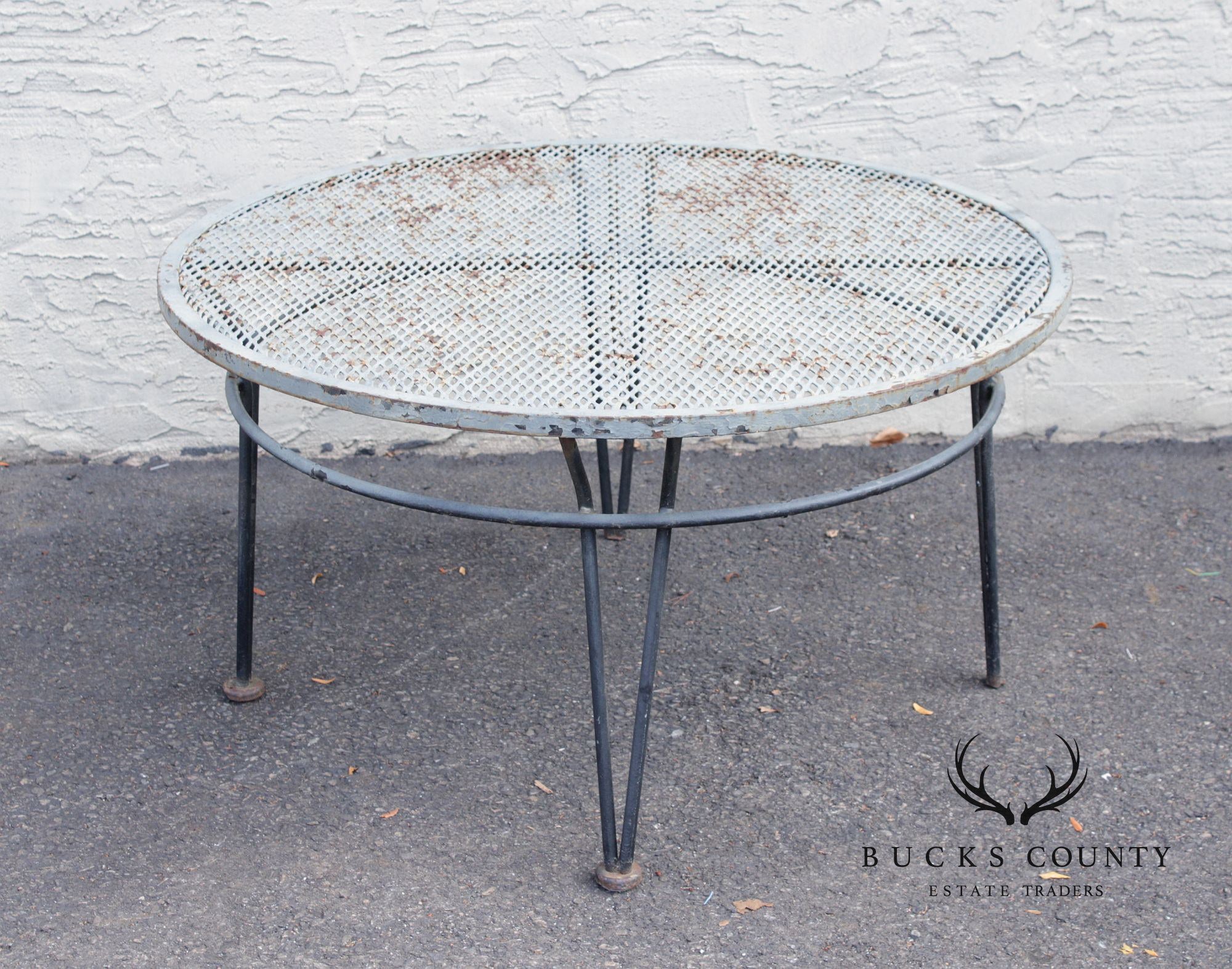 Salterini Mid Century Modern 'Radar' Round Iron Outdoor Coffee Table