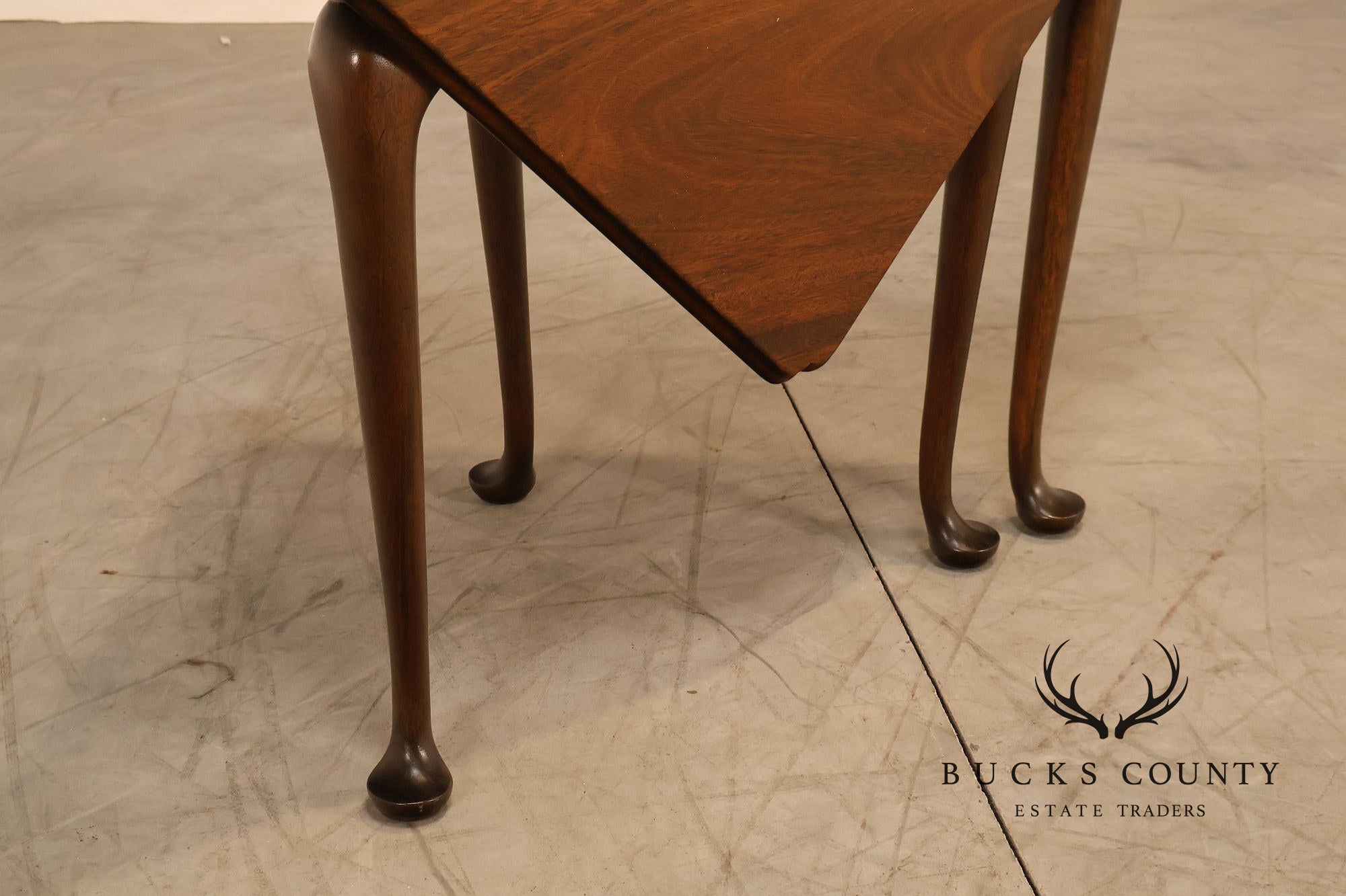Kittinger Colonial Williamsburg Mahogany Drop-Leaf Napkin Table