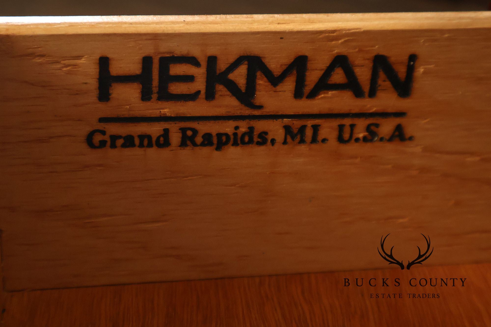 Hekman Copley Place Flame Mahogany Chest Of Drawers