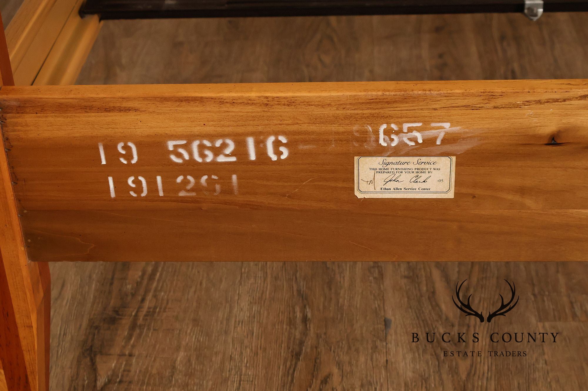 Ethan Allen Country Crossings Collection King Size Windsor Bed