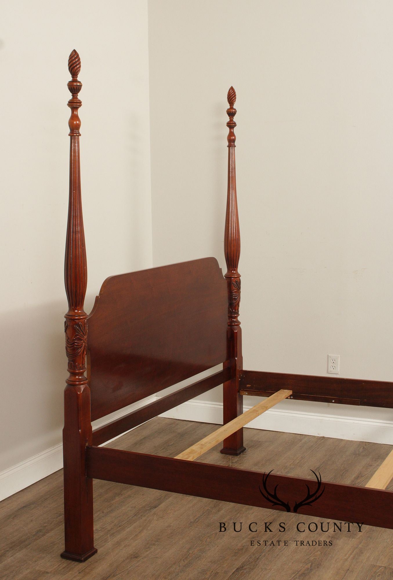 Lexington Queen Size Carved Mahogany Poster Bed