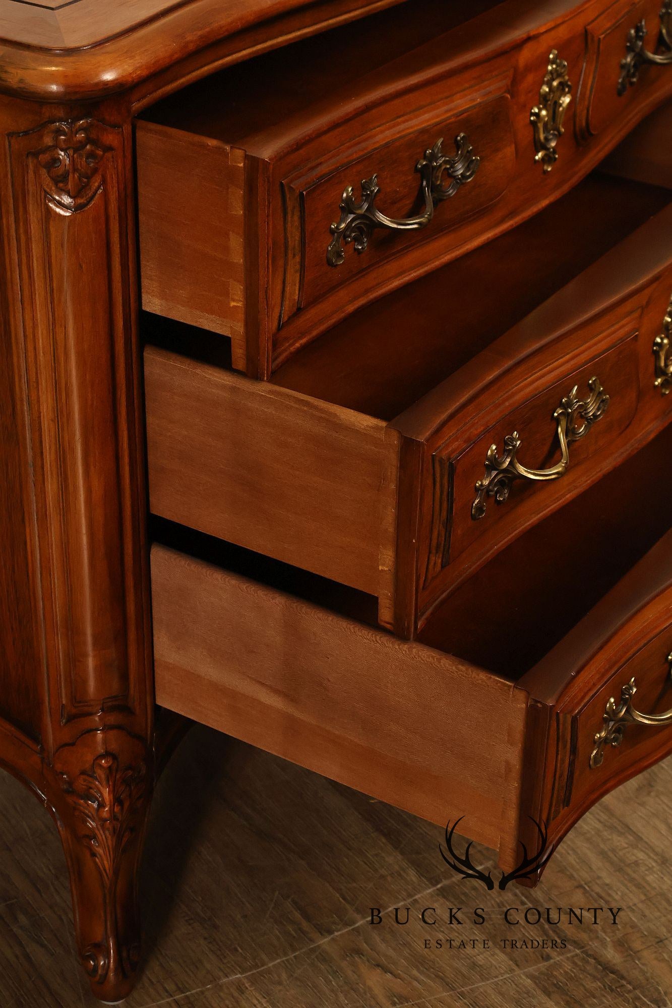 Henredon 'Villandry' French Louis XV Style Walnut Nightstand