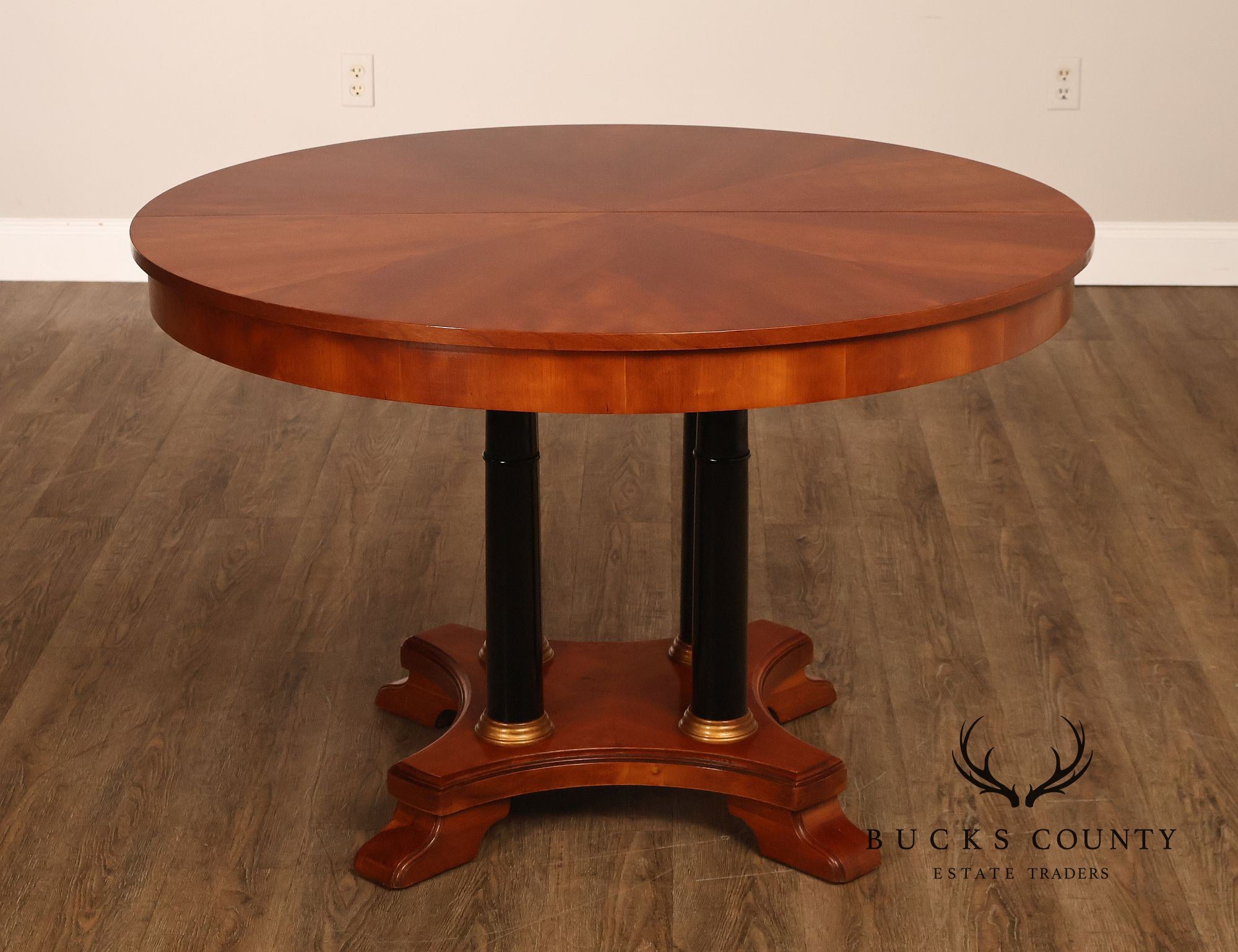 Ethan Allen 'Medallion' Cherry Round Pedestal Dining Table