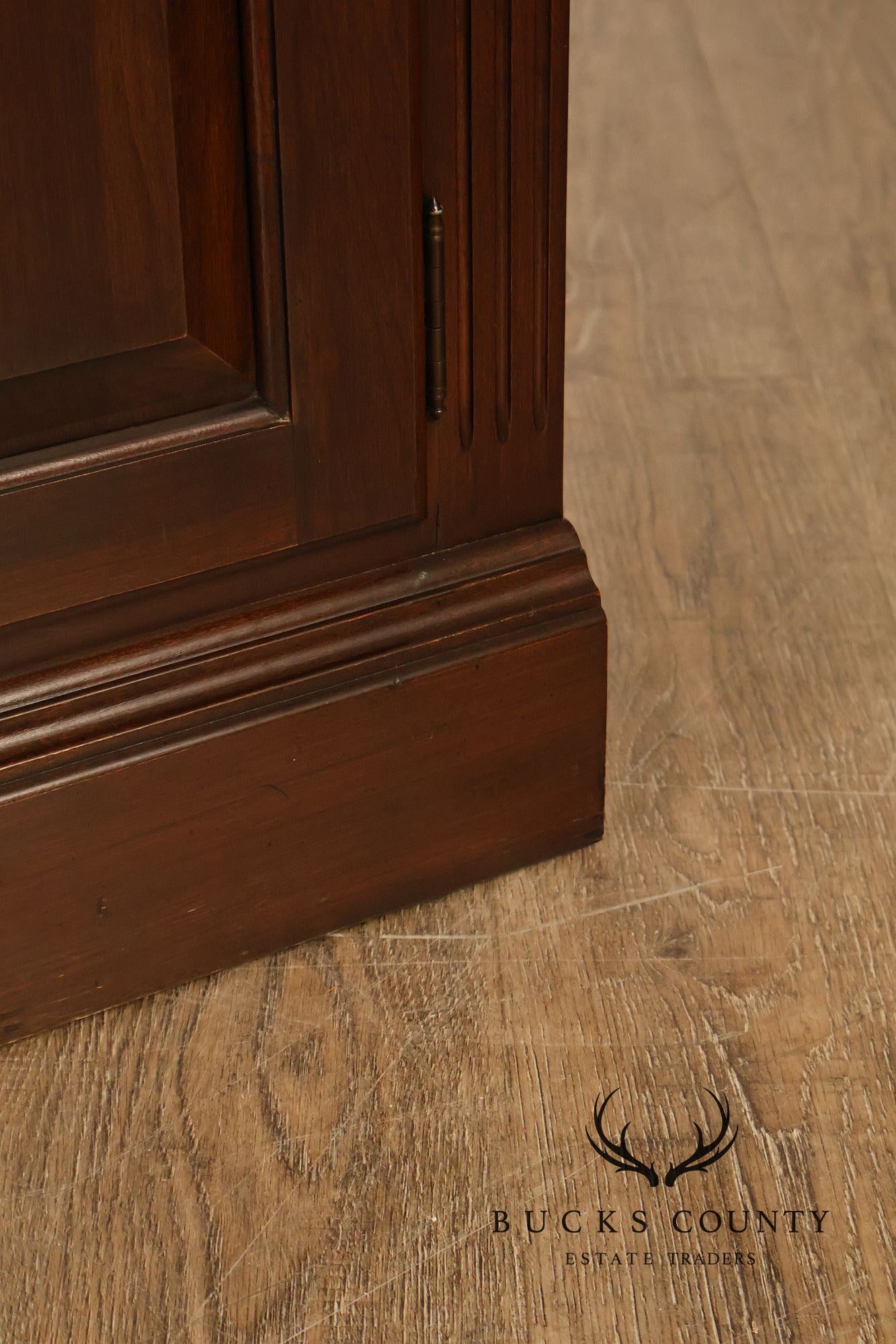 Ethan Allen Georgian Court Collection Traditional Entertainment Armoire Cabinet