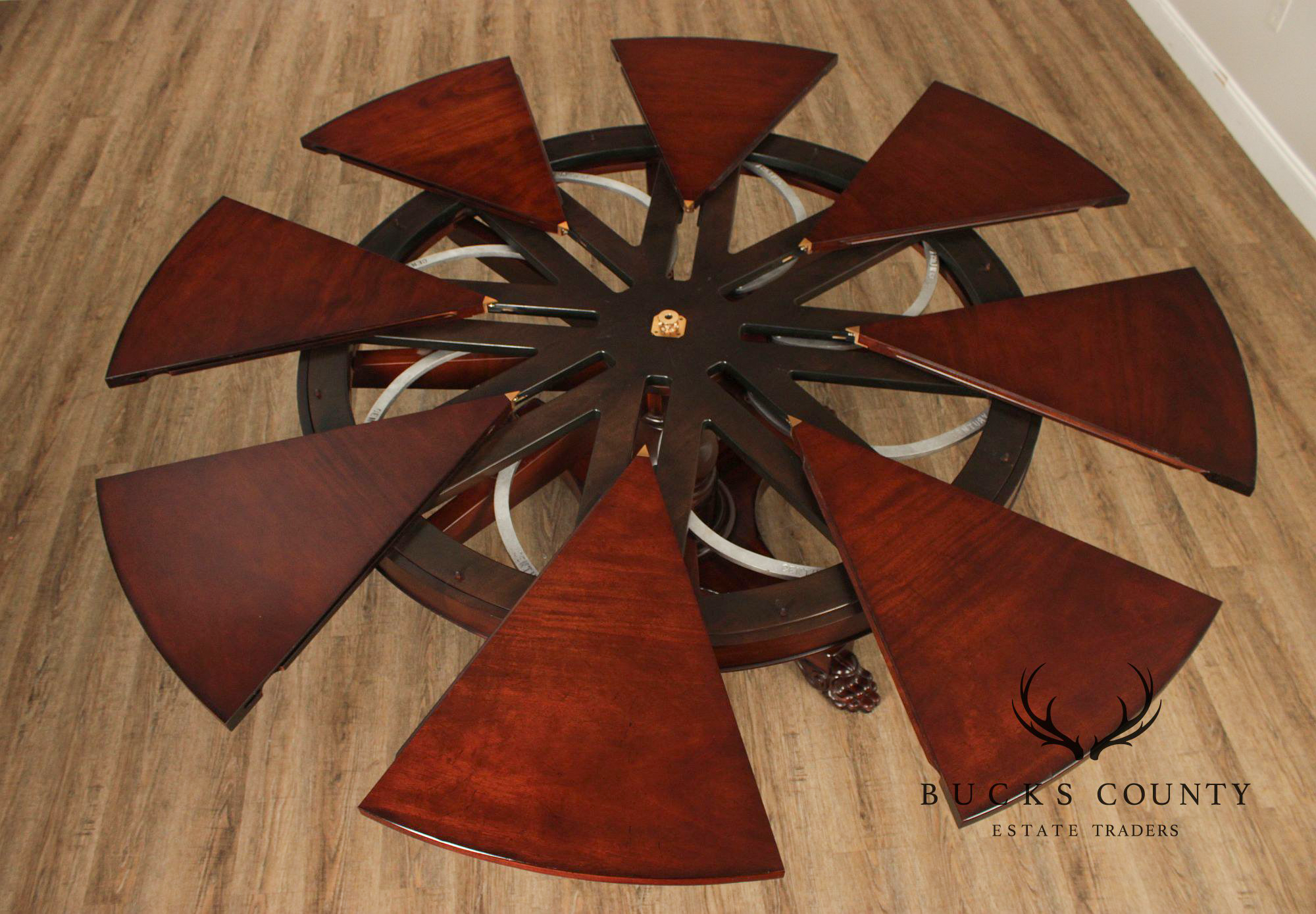 Oscar De La Renta For Century Furniture Mahogany Radial Extension Jupe Dining Table